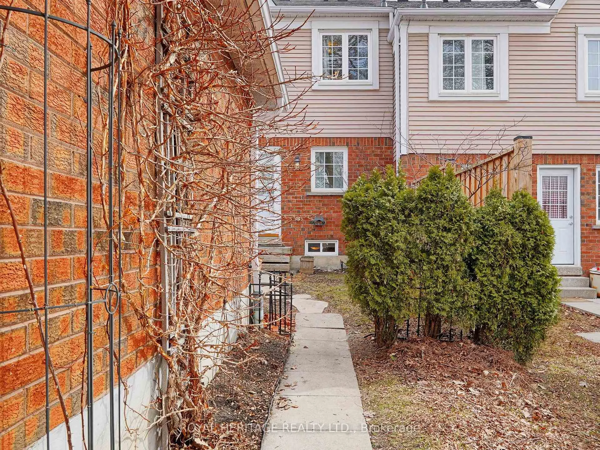 Photo 29 of Unit 39, 10 Bassett Boulevard, Whitby, Pringle Creek — HOMEH