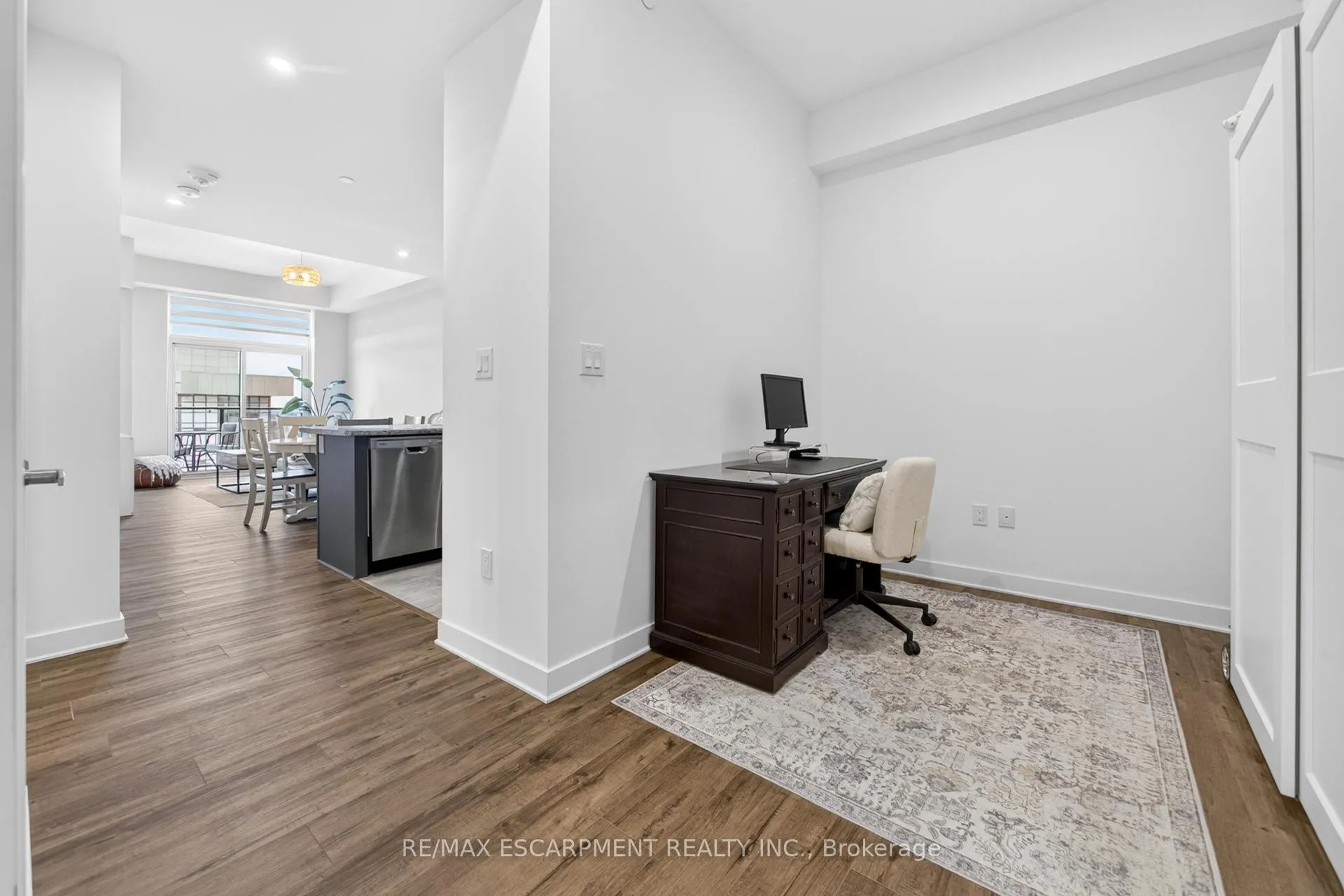 Photo 10 of Unit 1213, 460 Dundas Street E, Hamilton, Waterdown — HOMEH