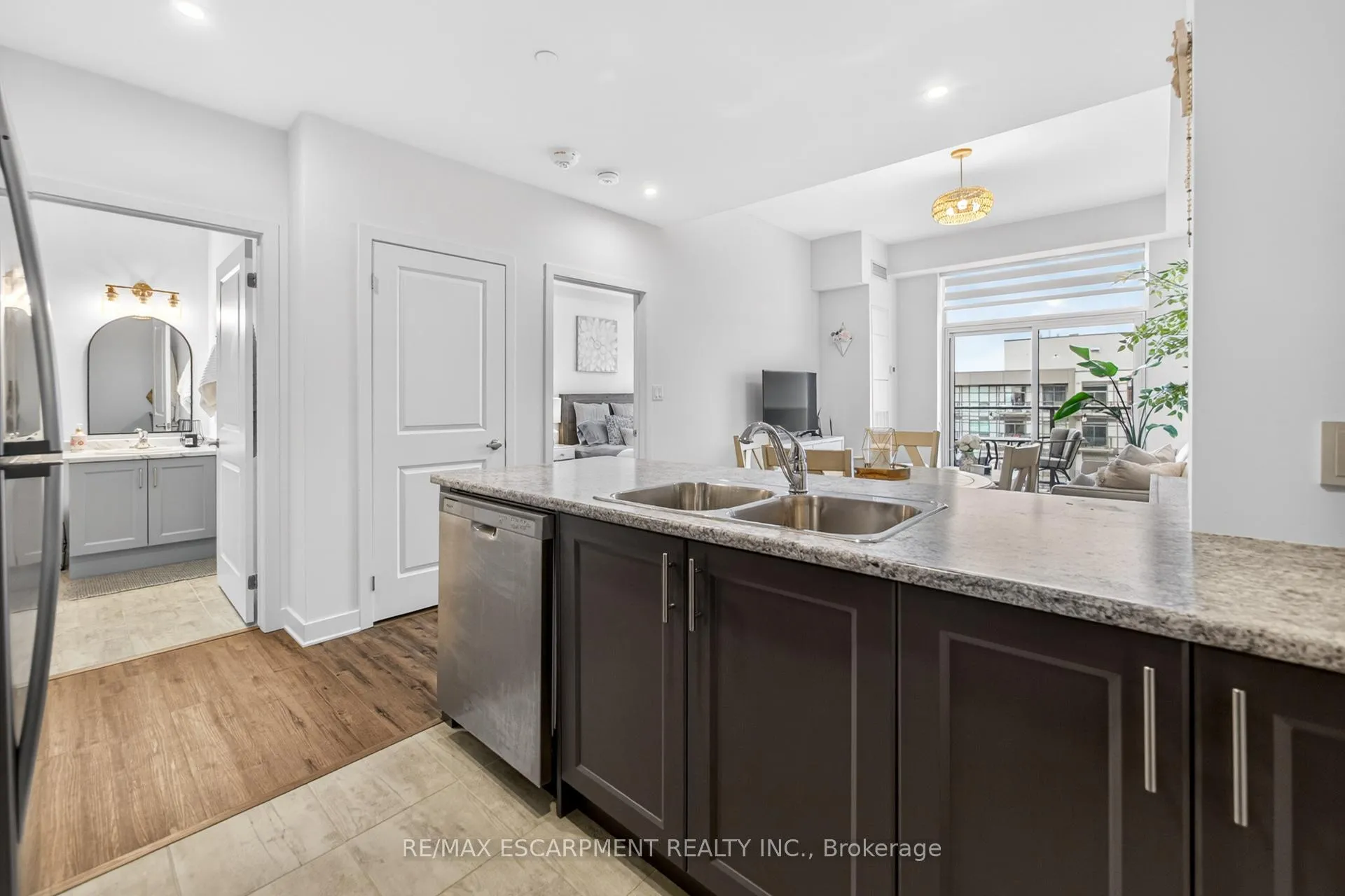 Photo 16 of Unit 1213, 460 Dundas Street E, Hamilton, Waterdown — HOMEH