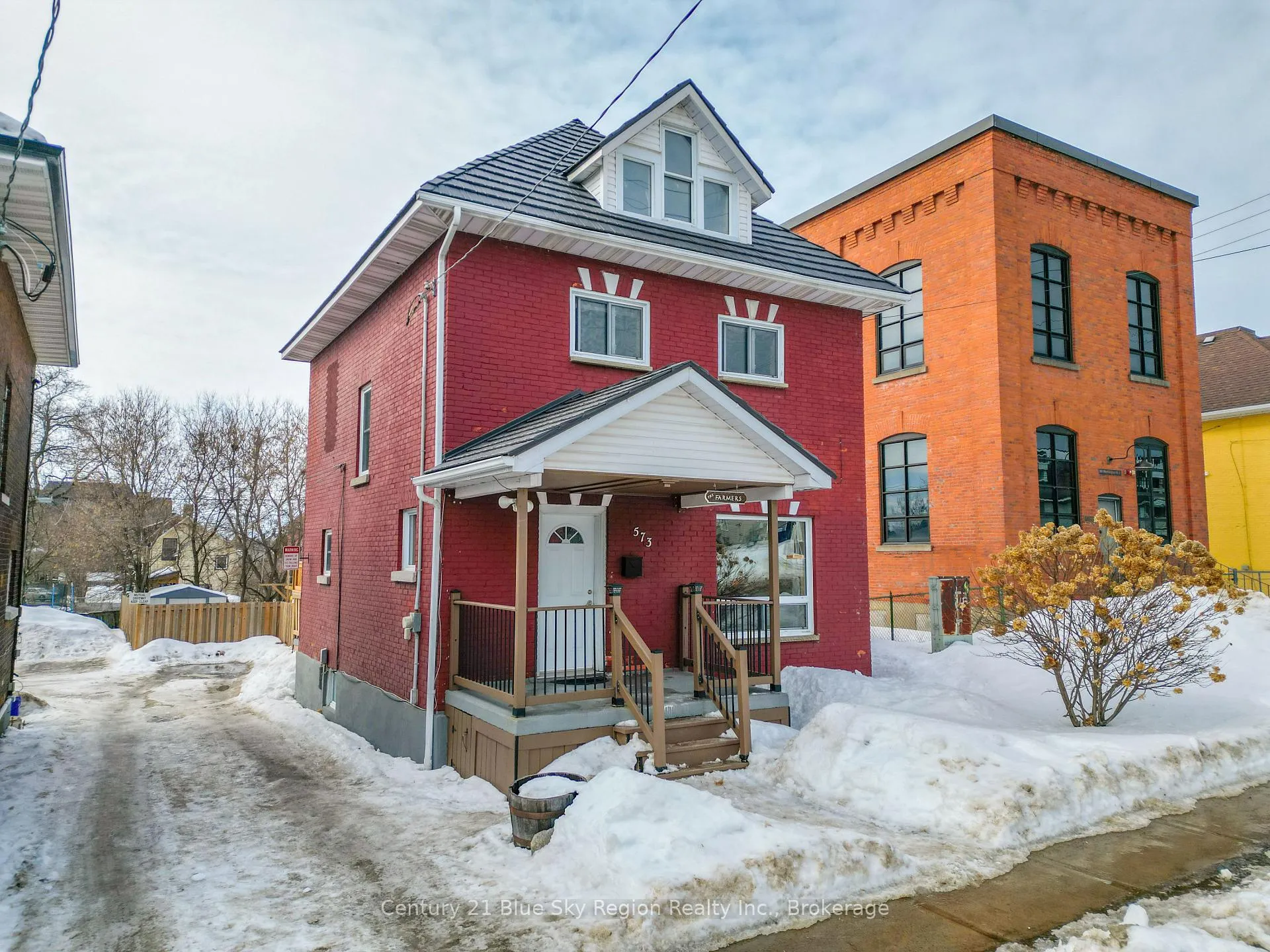 Photo 2 of 573 Worthington Street E, North Bay, Central — HOMEH