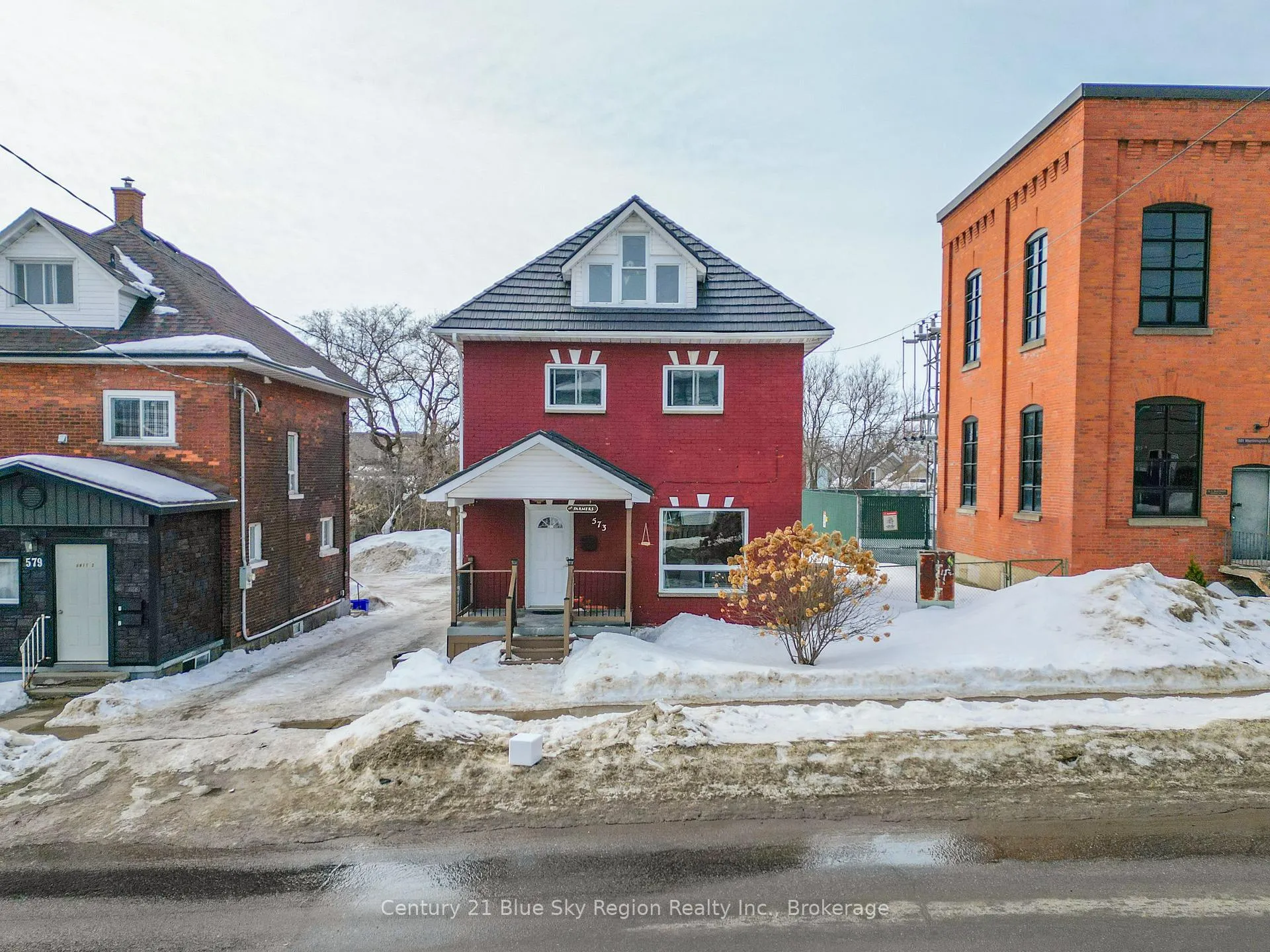 Photo 3 of 573 Worthington Street E, North Bay, Central — HOMEH