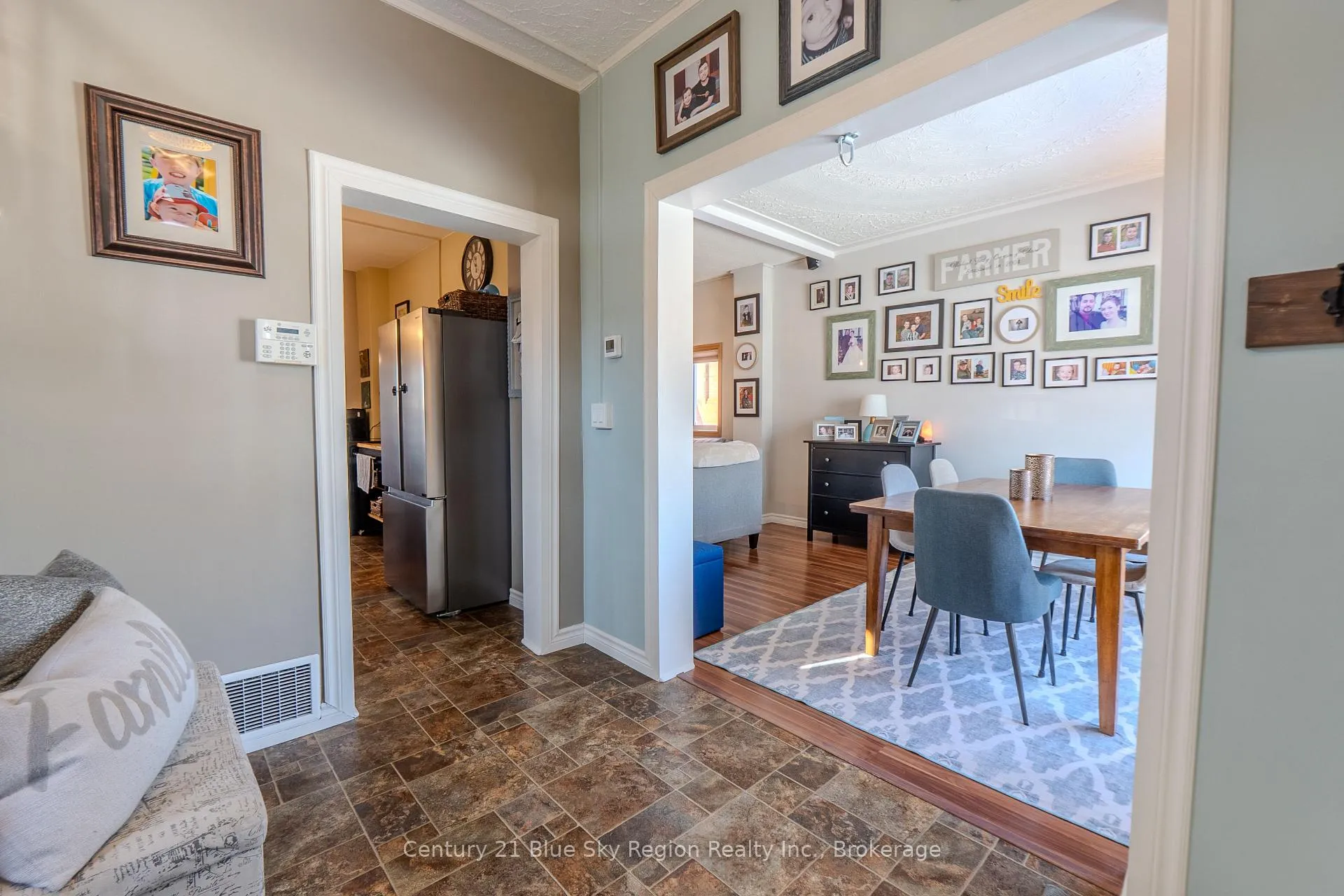 Photo 16 of 573 Worthington Street E, North Bay, Central — HOMEH