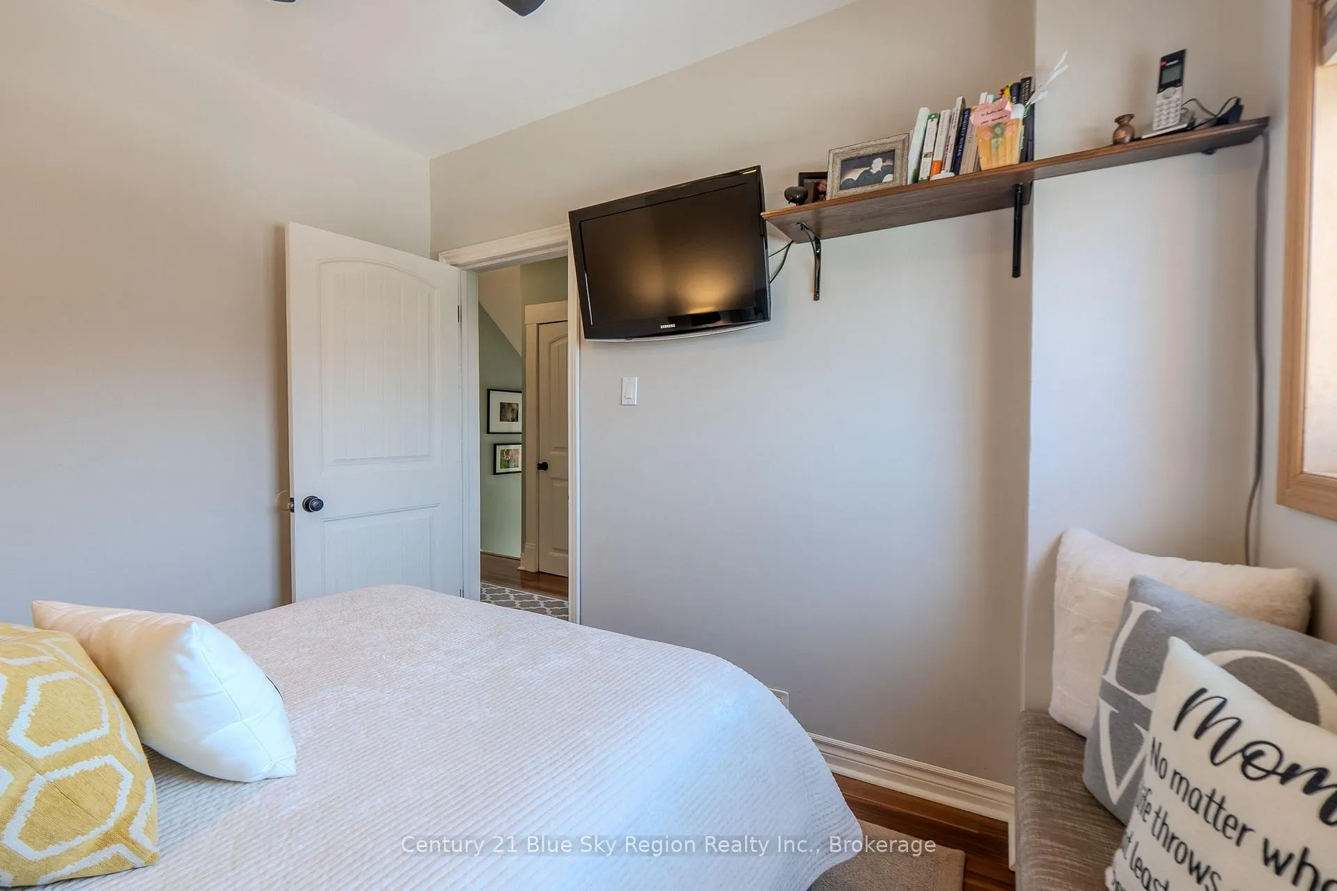 Photo 32 of 573 Worthington Street E, North Bay, Central — HOMEH