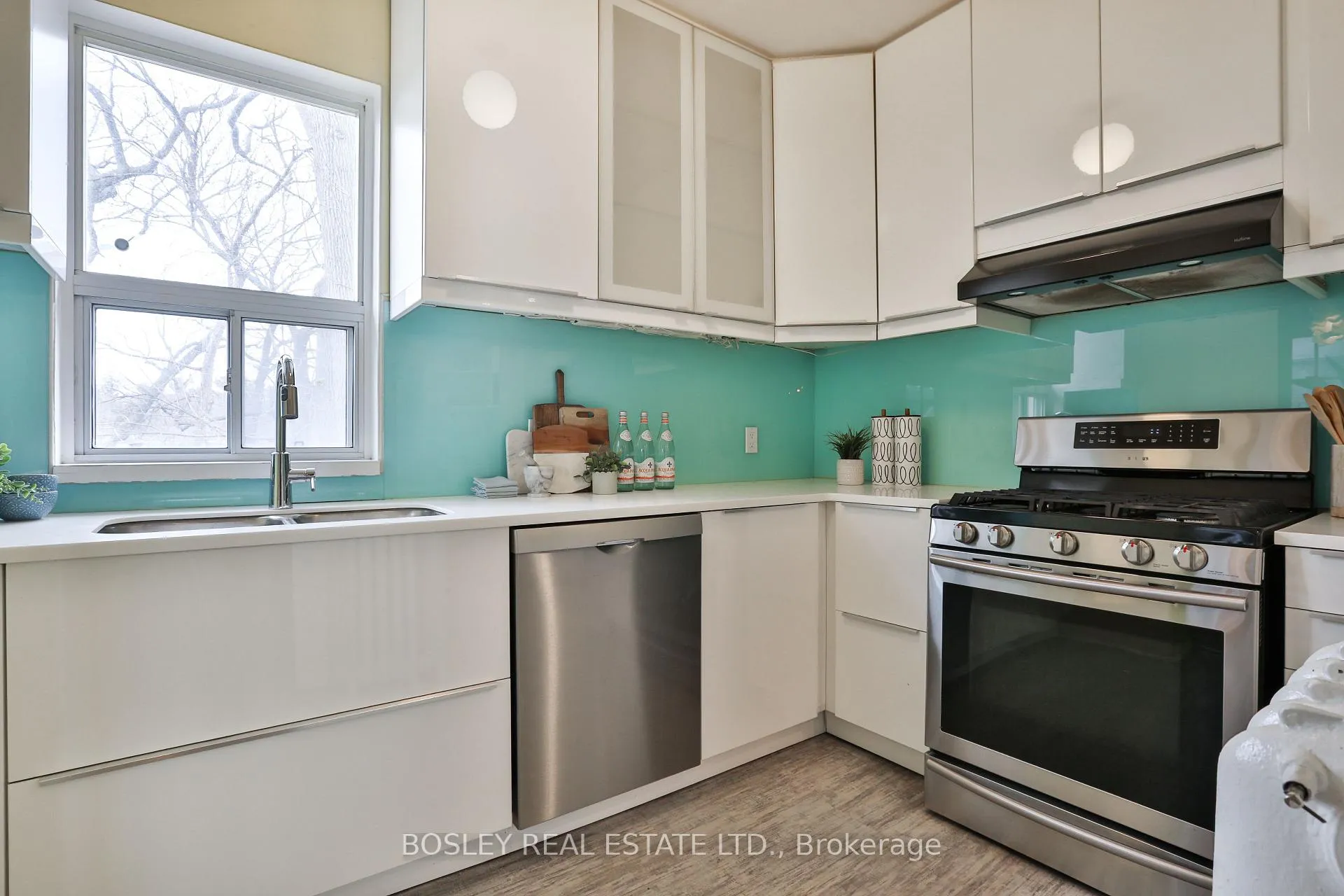 Photo 11 of 88 Indian Grove, Toronto, High Park-Swansea — HOMEH