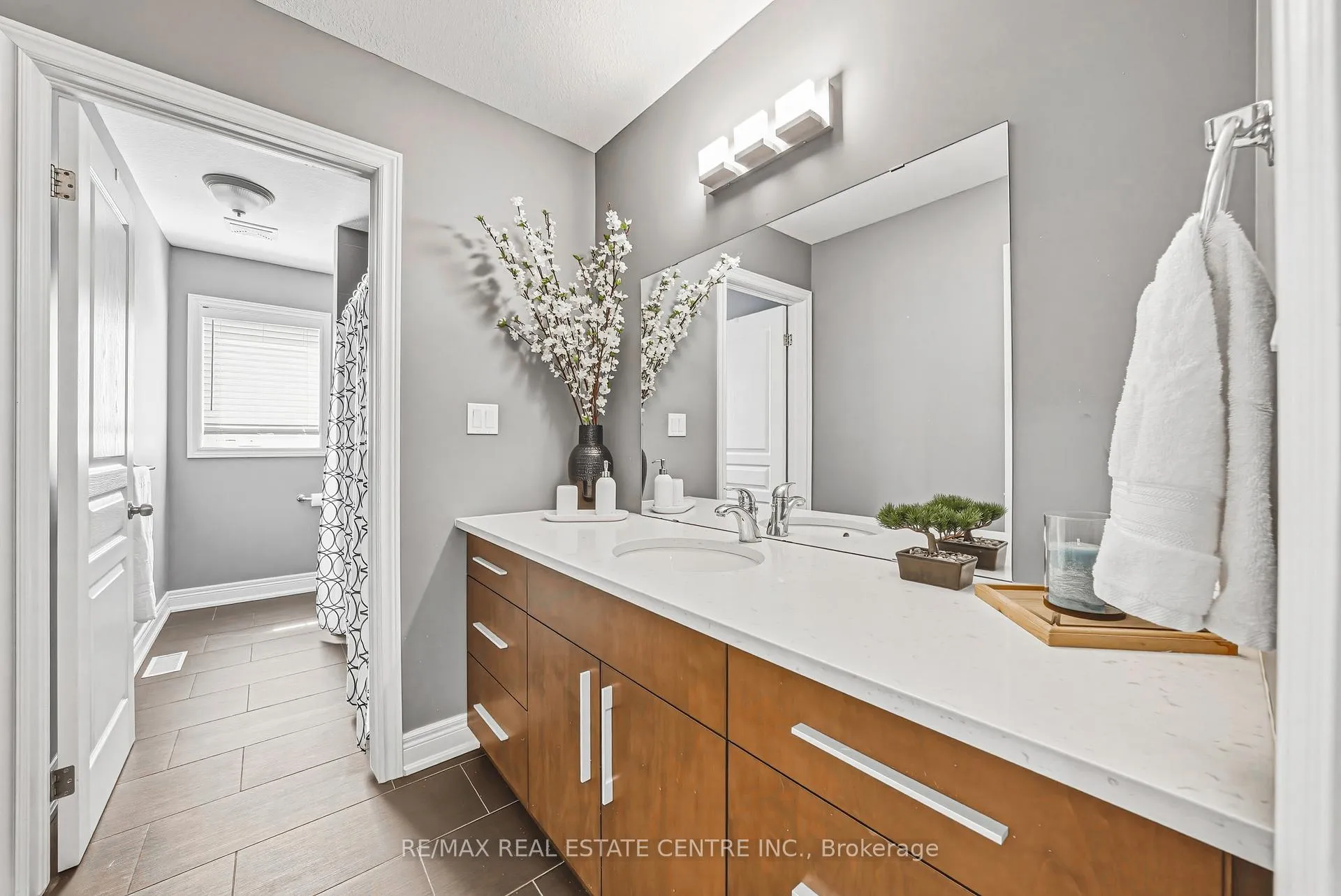 Photo 27 of 219 Walker Street, Cambridge, Hespeler Village — HOMEH