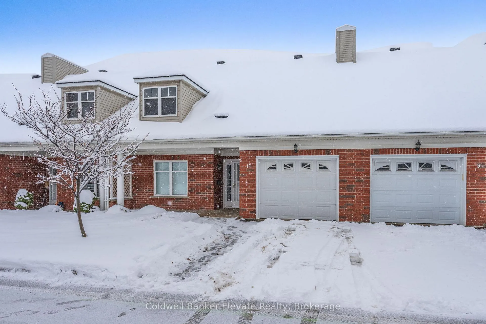 Photo 2 of Unit 10, 2705 Kingsway Drive, Kitchener — HOMEH