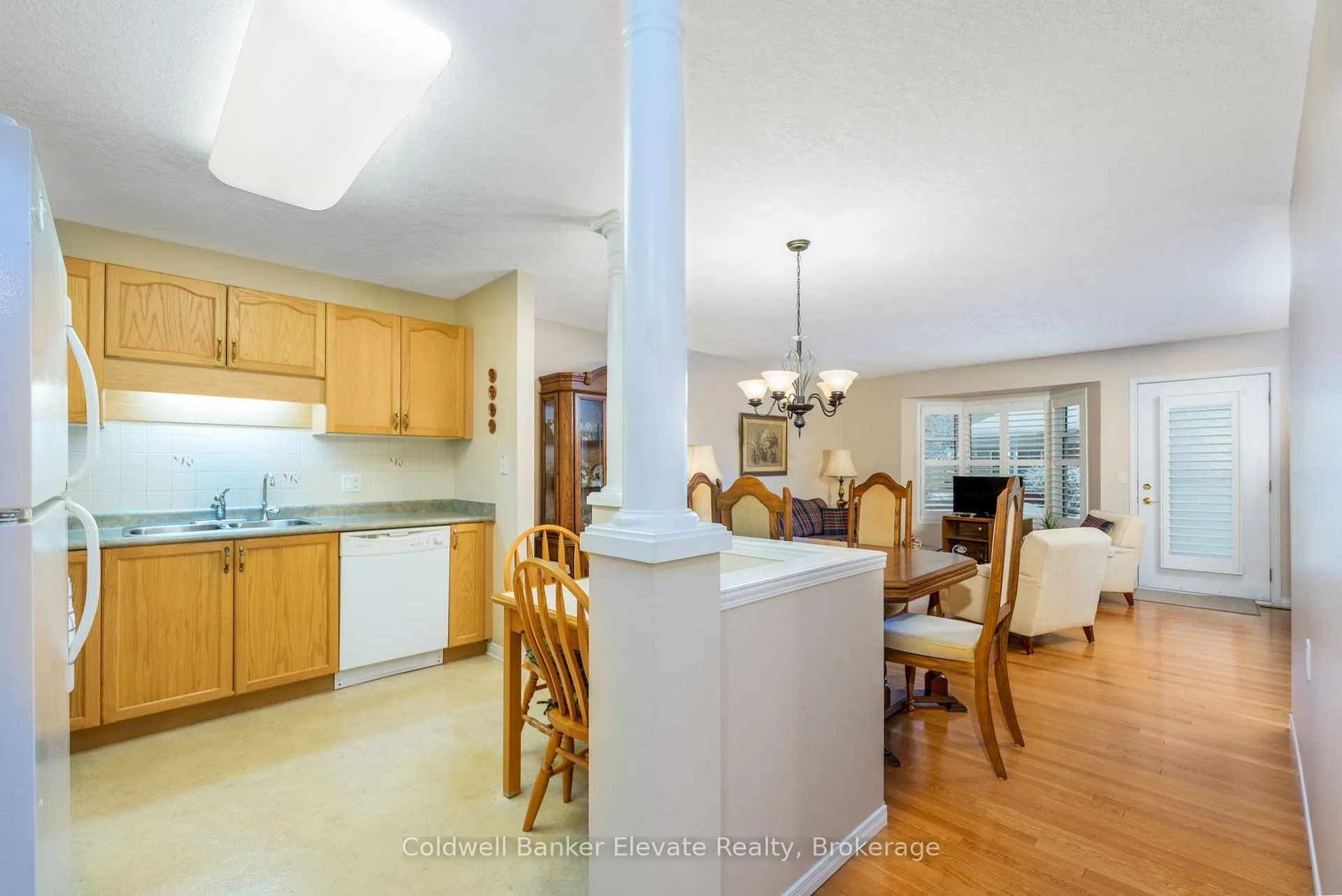 Photo 11 of Unit 10, 2705 Kingsway Drive, Kitchener — HOMEH