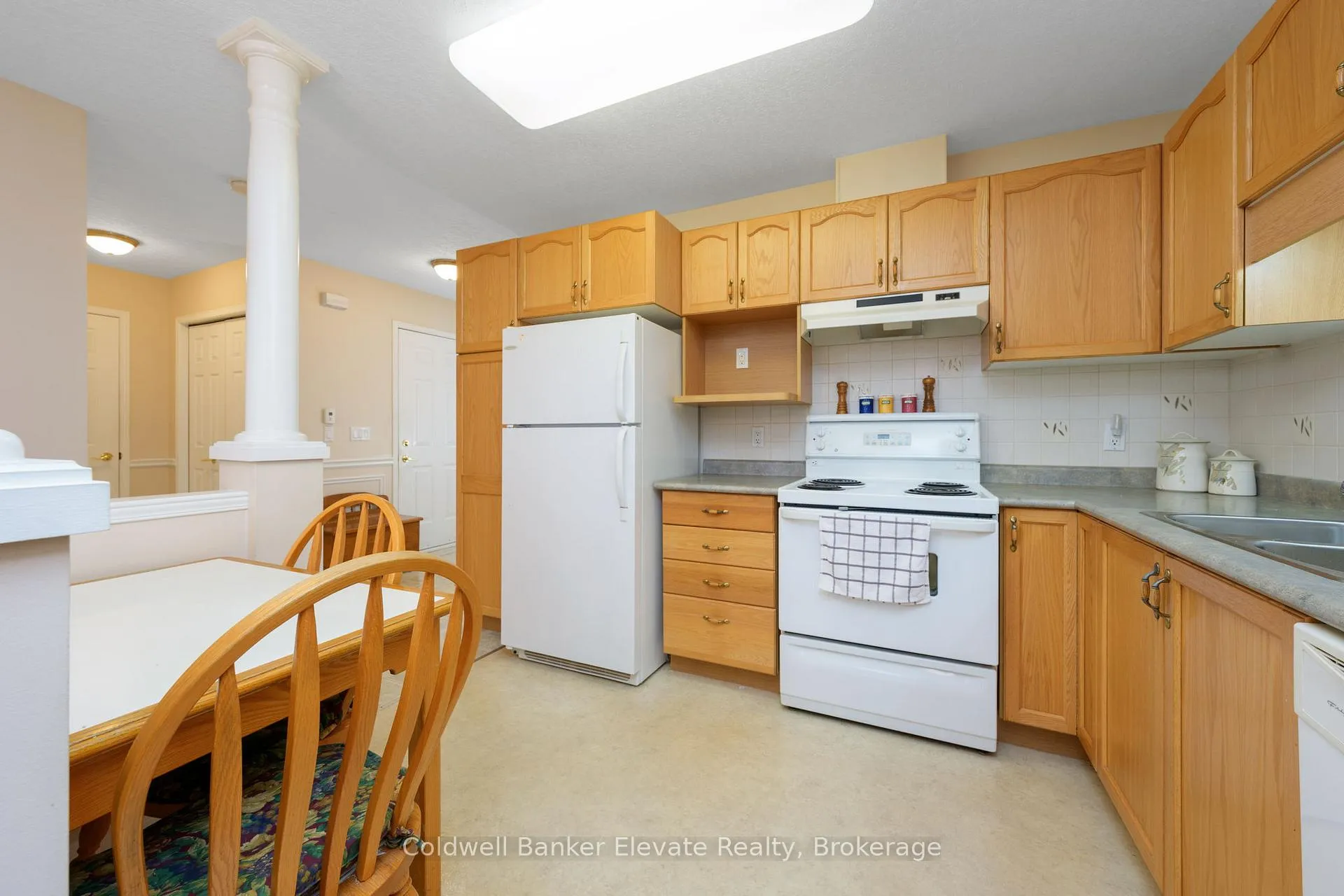 Photo 16 of Unit 10, 2705 Kingsway Drive, Kitchener — HOMEH