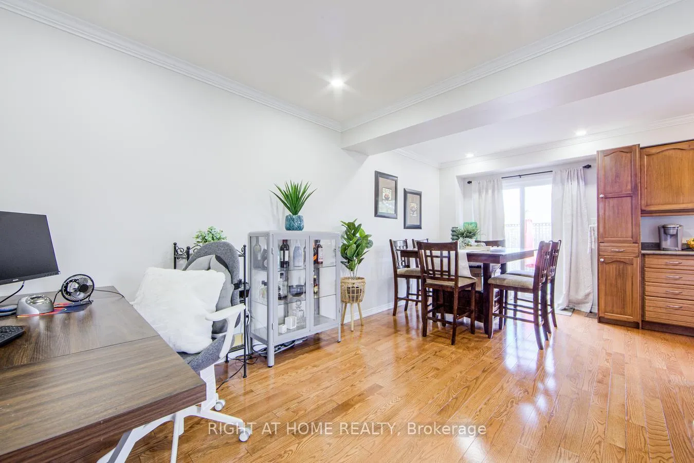 Photo 11 of Unit 27, 7 Southside Place, Hamilton, Mountview — HOMEH