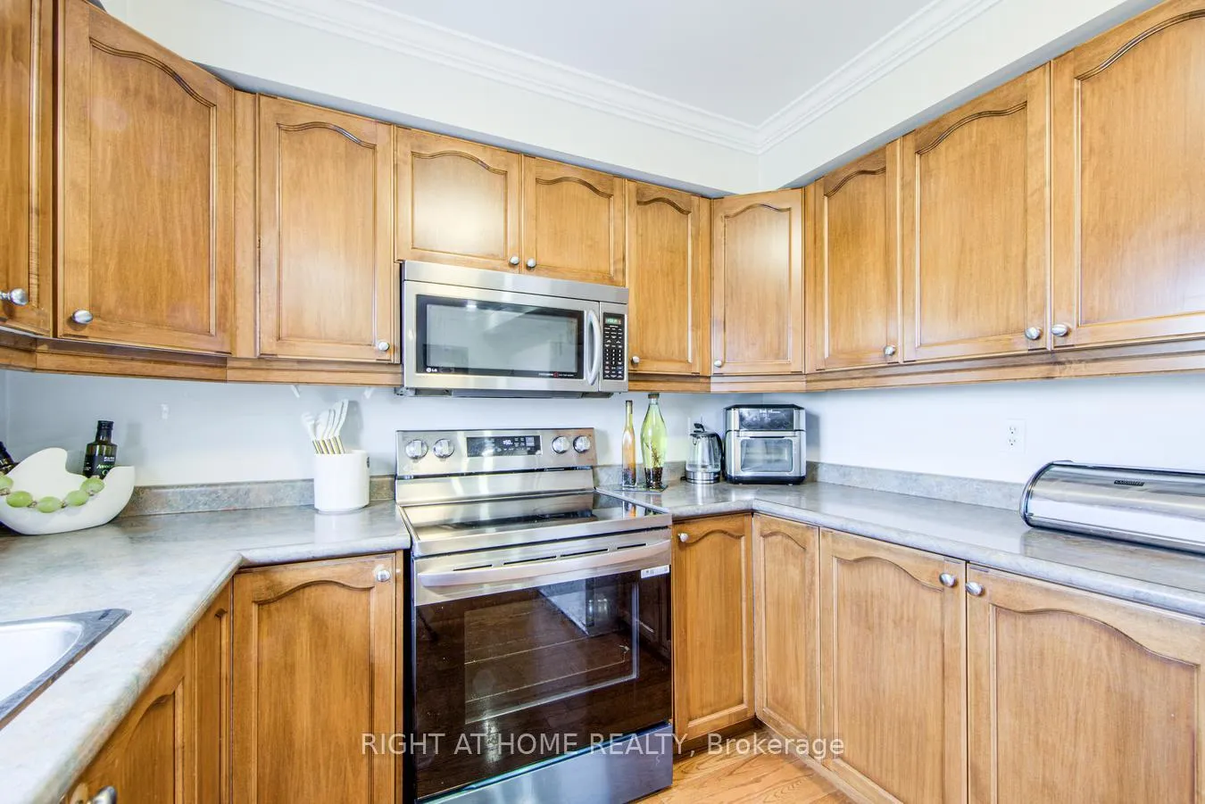 Photo 15 of Unit 27, 7 Southside Place, Hamilton, Mountview — HOMEH