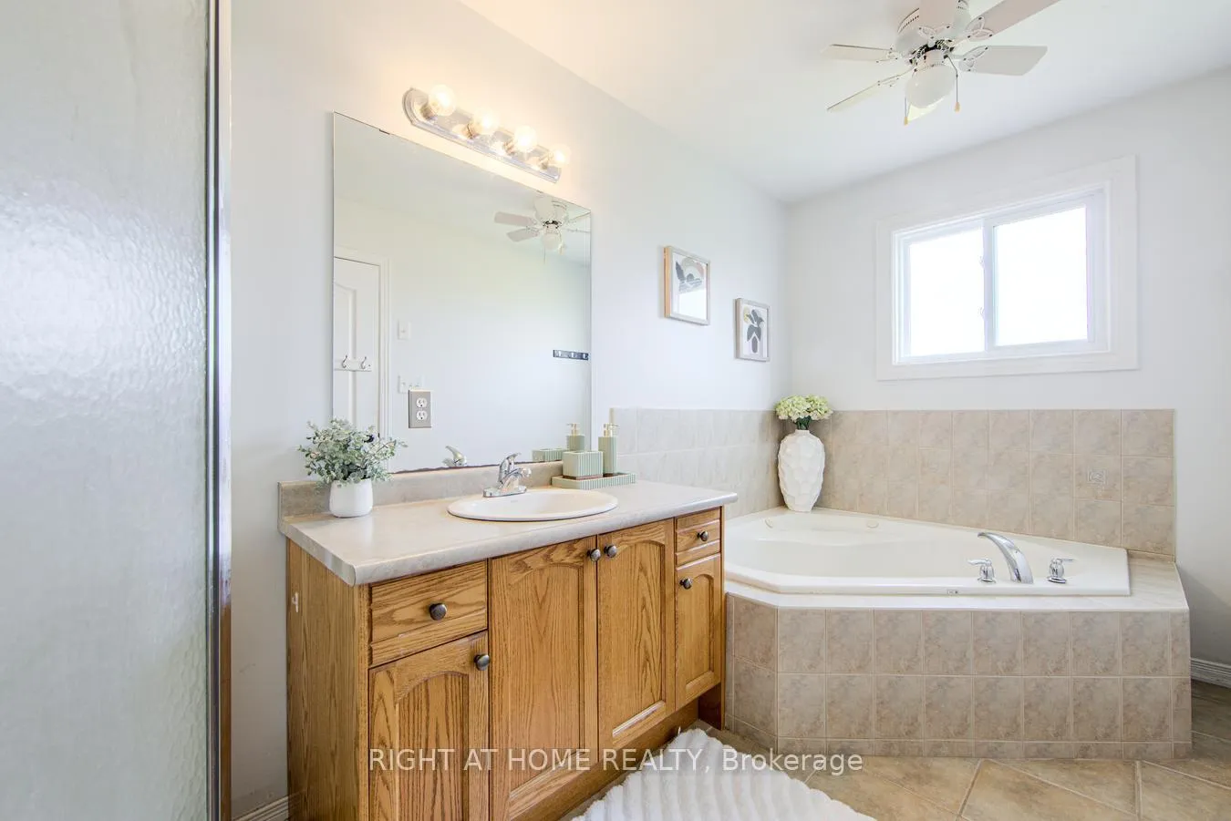 Photo 23 of Unit 27, 7 Southside Place, Hamilton, Mountview — HOMEH