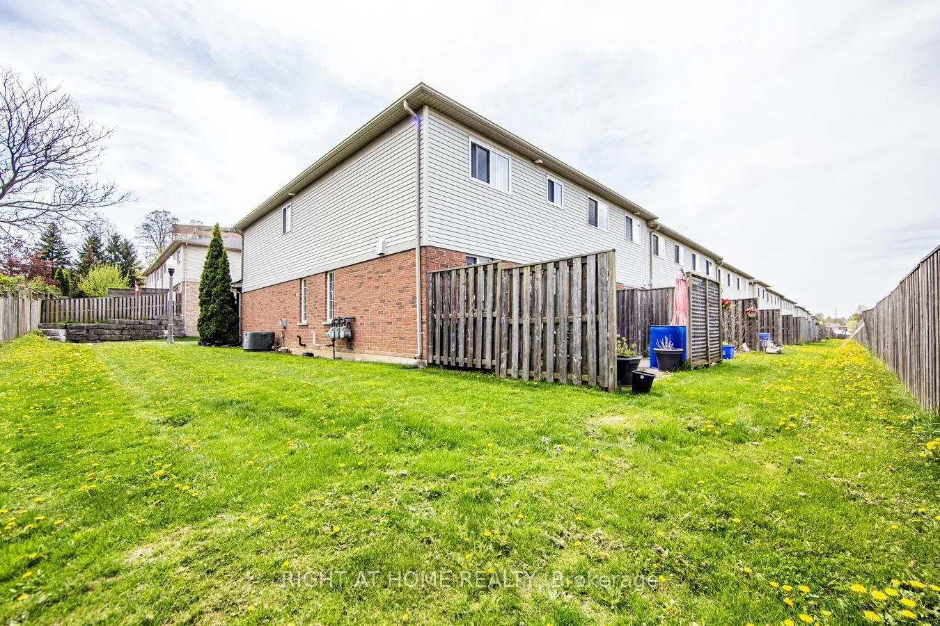 Photo 31 of Unit 27, 7 Southside Place, Hamilton, Mountview — HOMEH