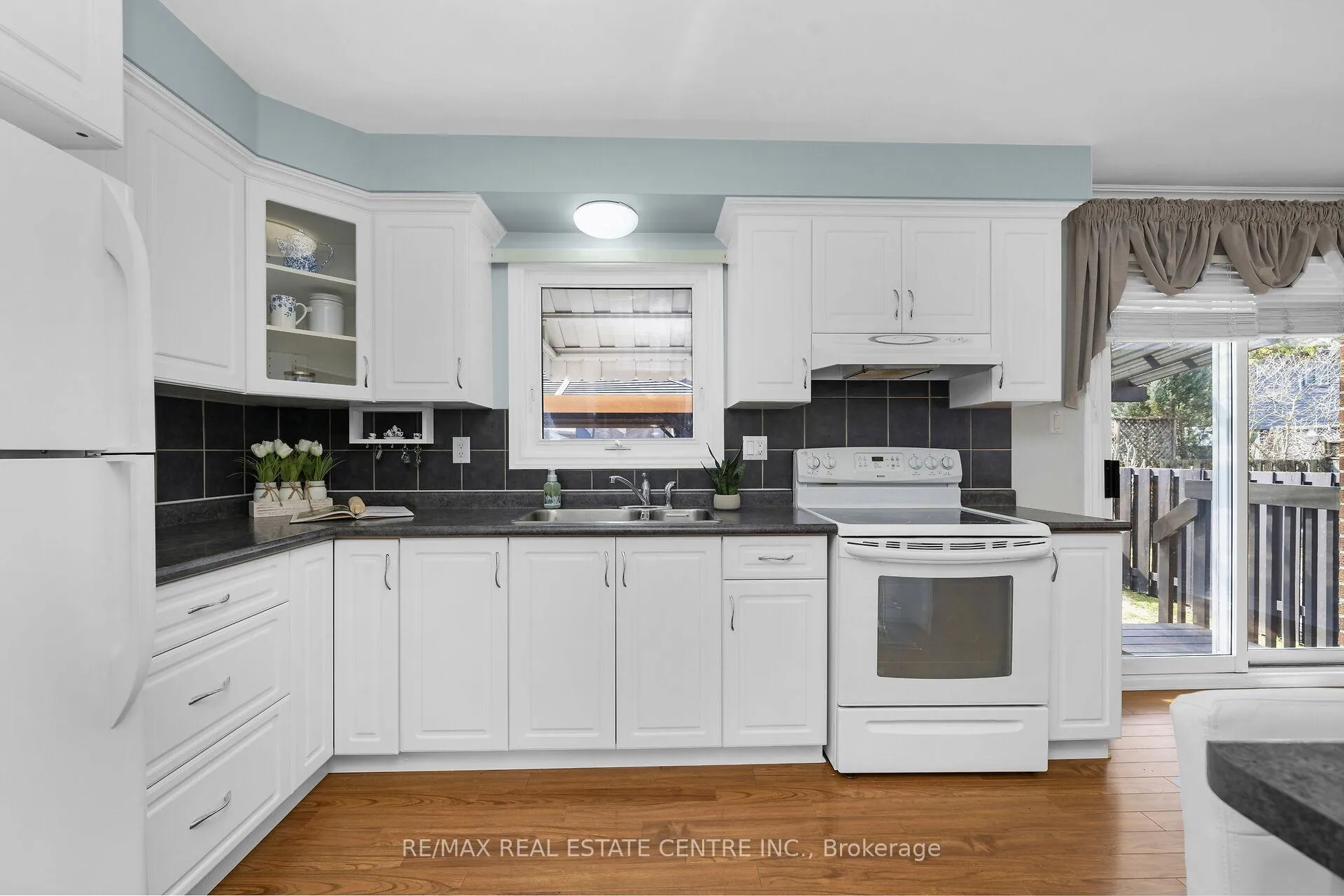 Photo 7 of 466 Vanier Drive, Milton, Bronte Meadows — HOMEH