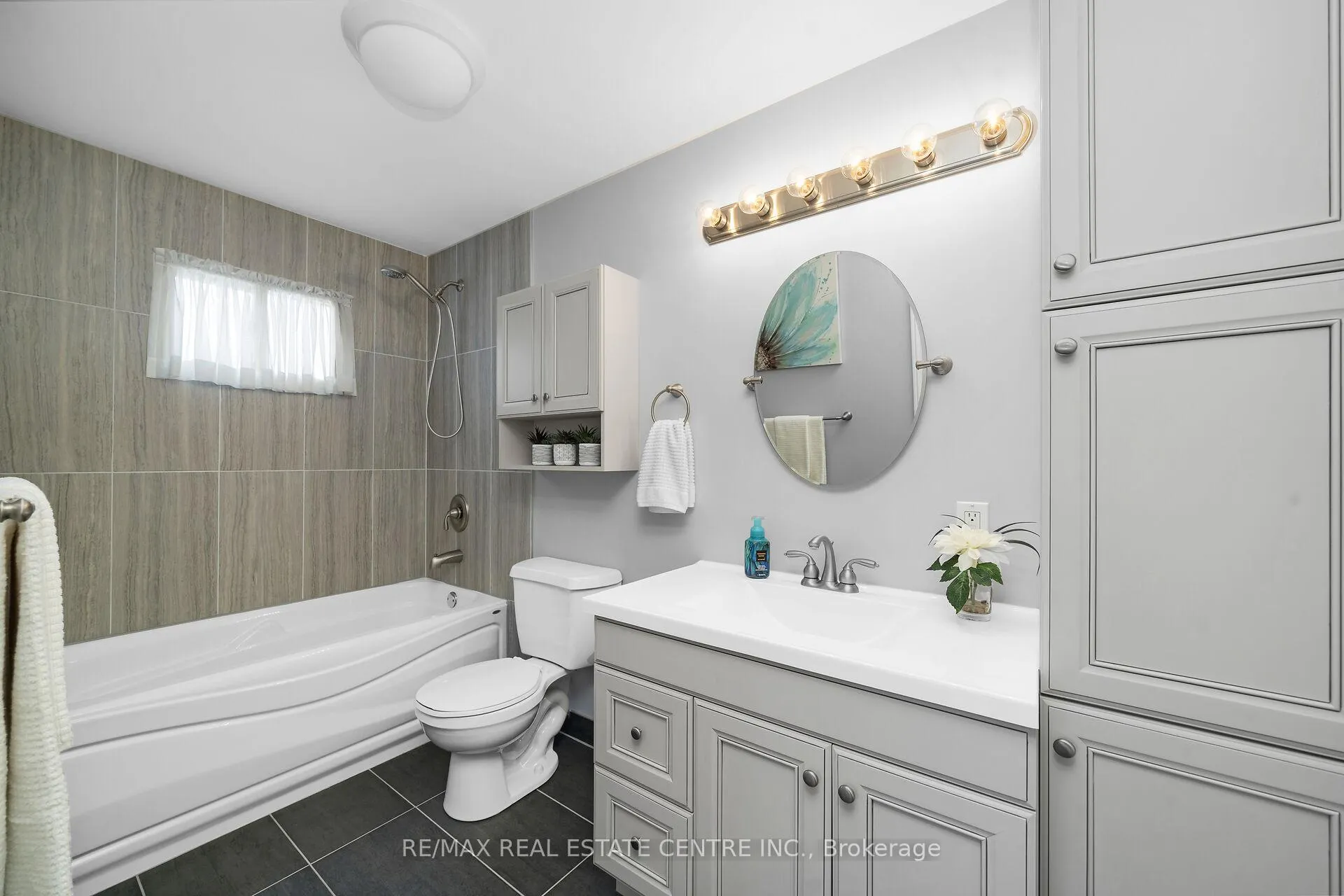 Photo 13 of 466 Vanier Drive, Milton, Bronte Meadows — HOMEH