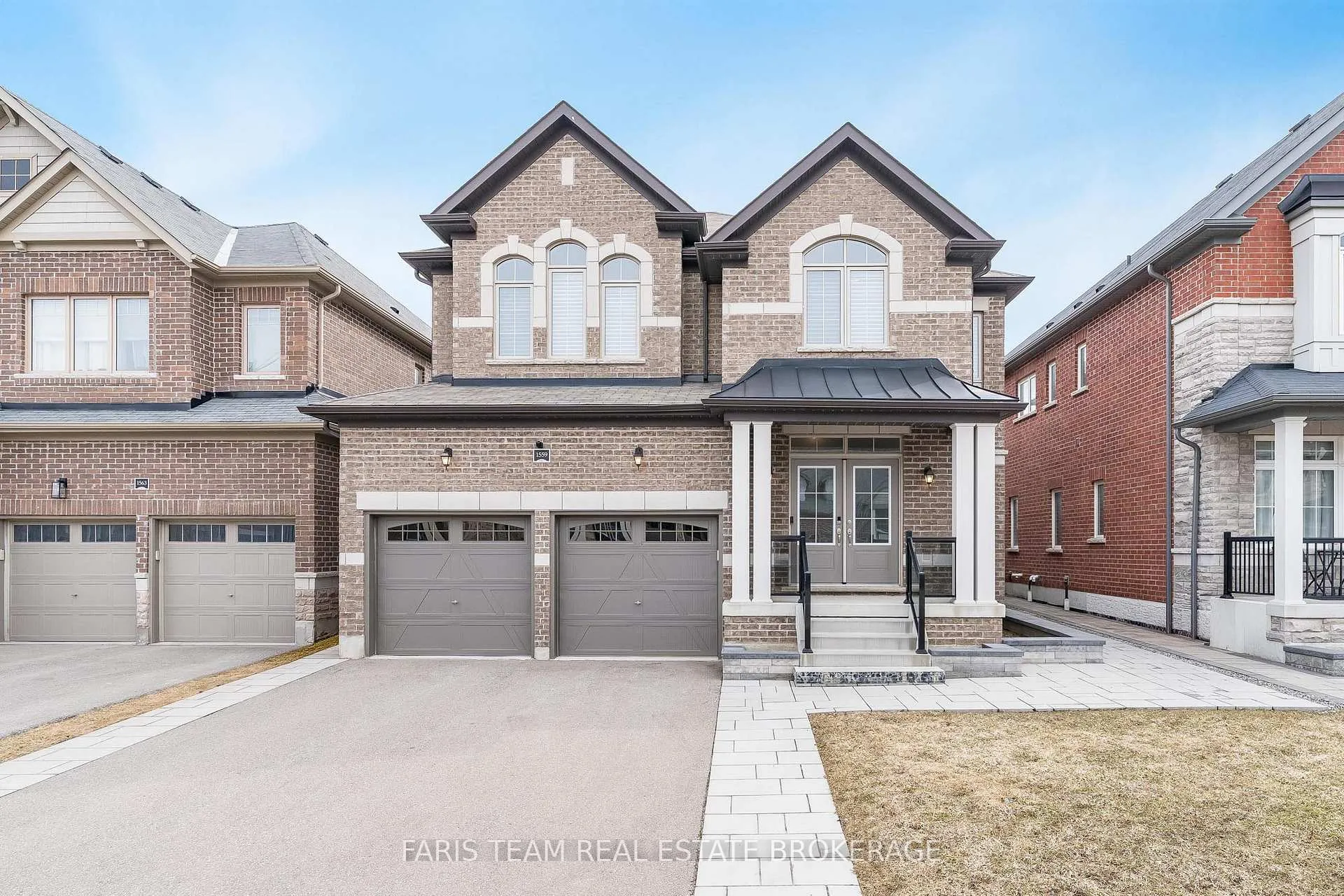 Photo 2 of 1559 Farrow Crescent, Innisfil, Rural Innisfil — HOMEH