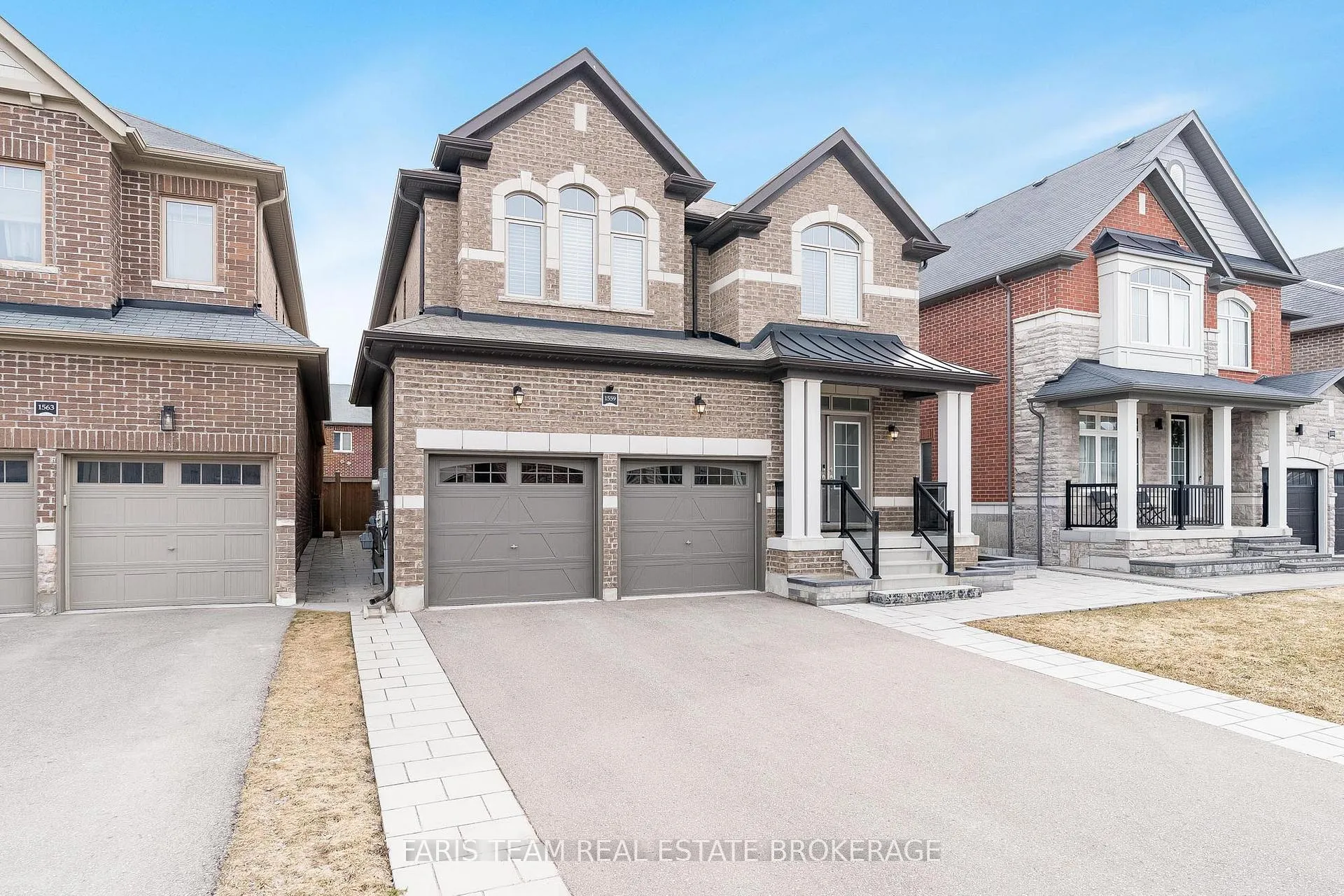 Photo 3 of 1559 Farrow Crescent, Innisfil, Rural Innisfil — HOMEH