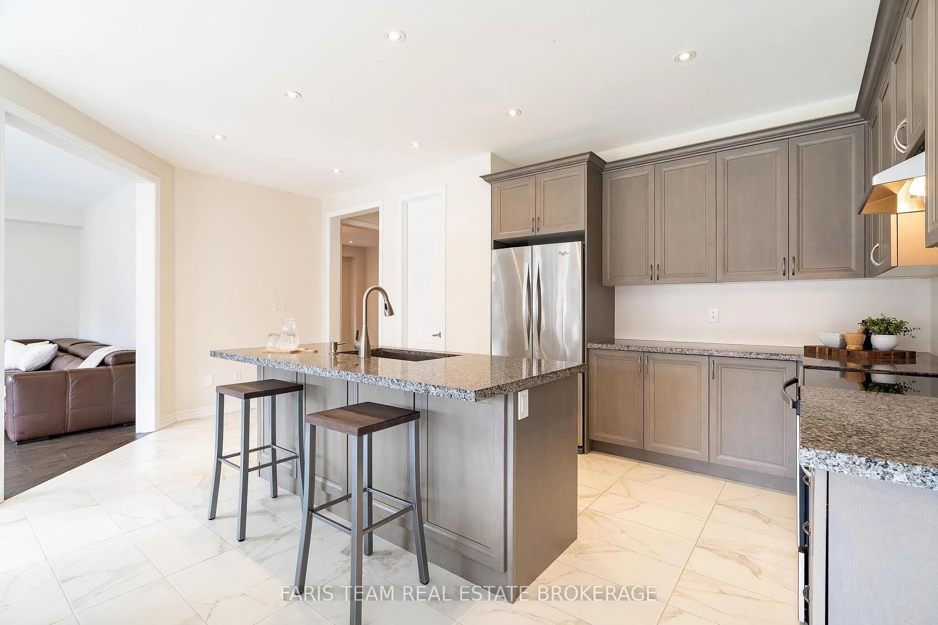 Photo 7 of 1559 Farrow Crescent, Innisfil, Rural Innisfil — HOMEH