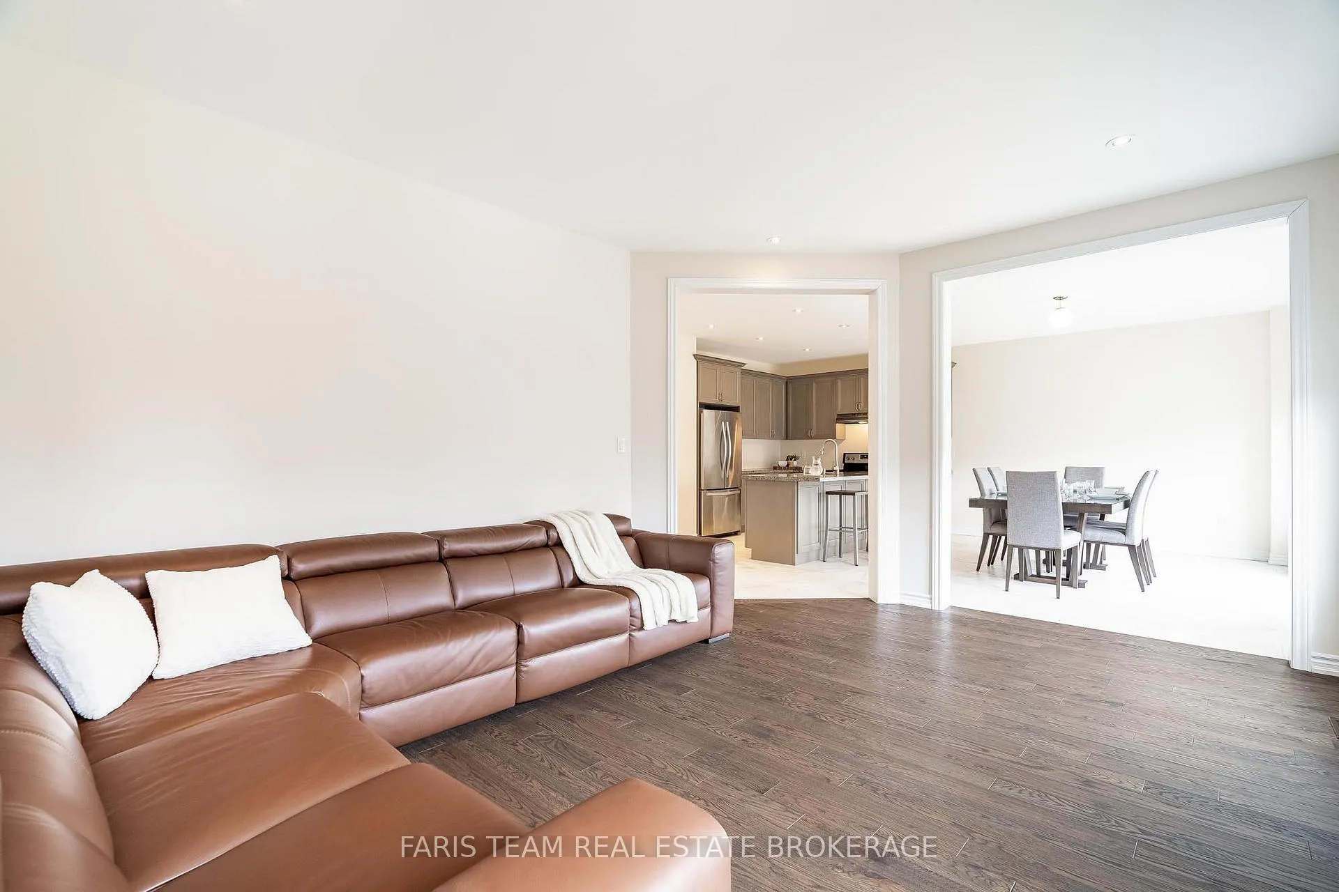 Photo 20 of 1559 Farrow Crescent, Innisfil, Rural Innisfil — HOMEH