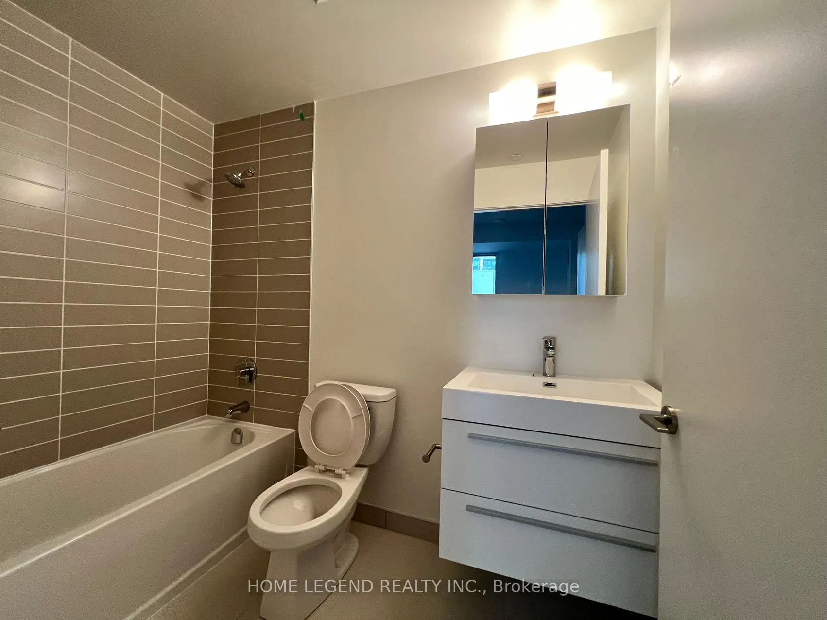Photo 10 of Unit 715, 38 Simcoe Promenade, Markham, Unionville — HOMEH
