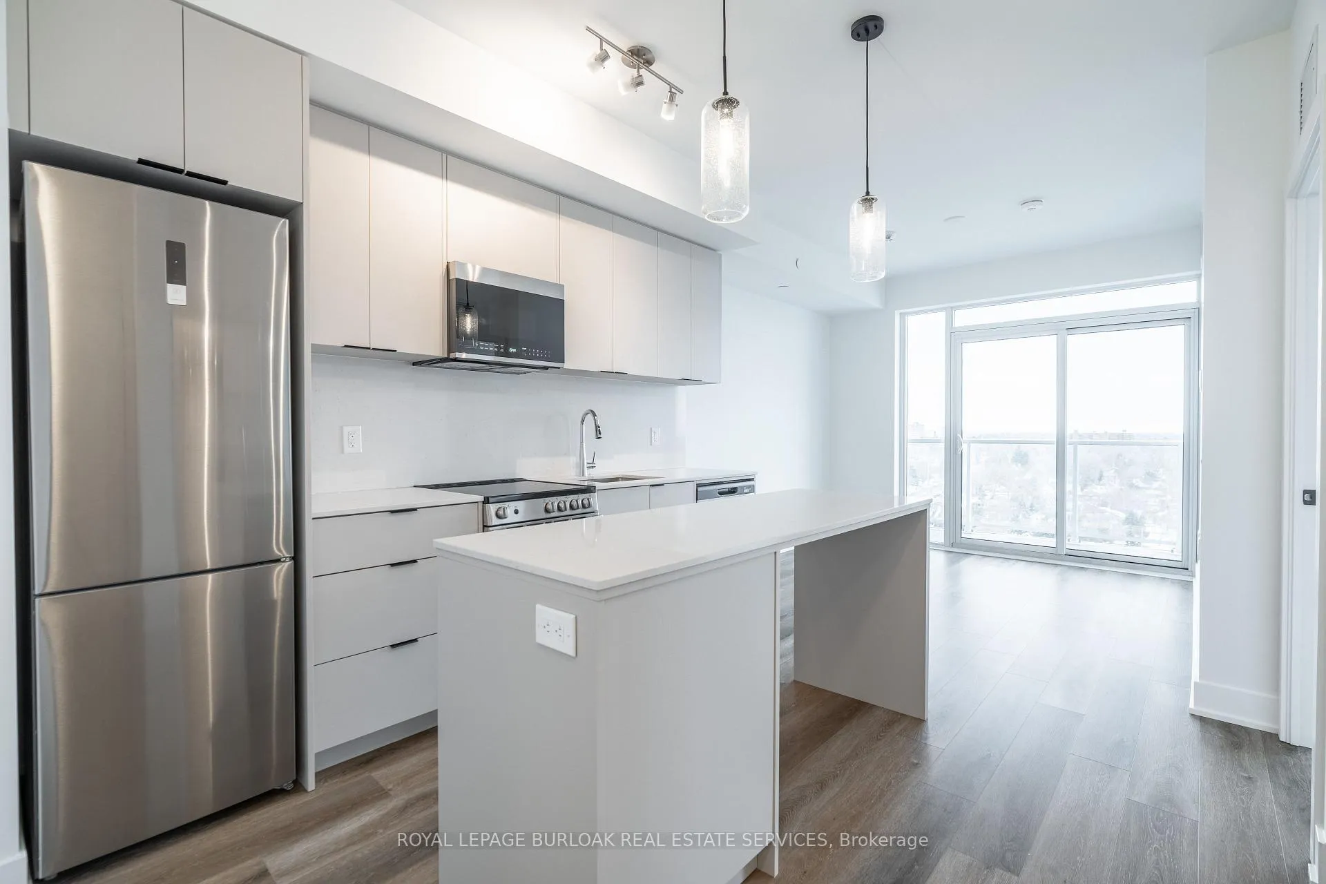 Front of Unit 1204, 2088 James Street