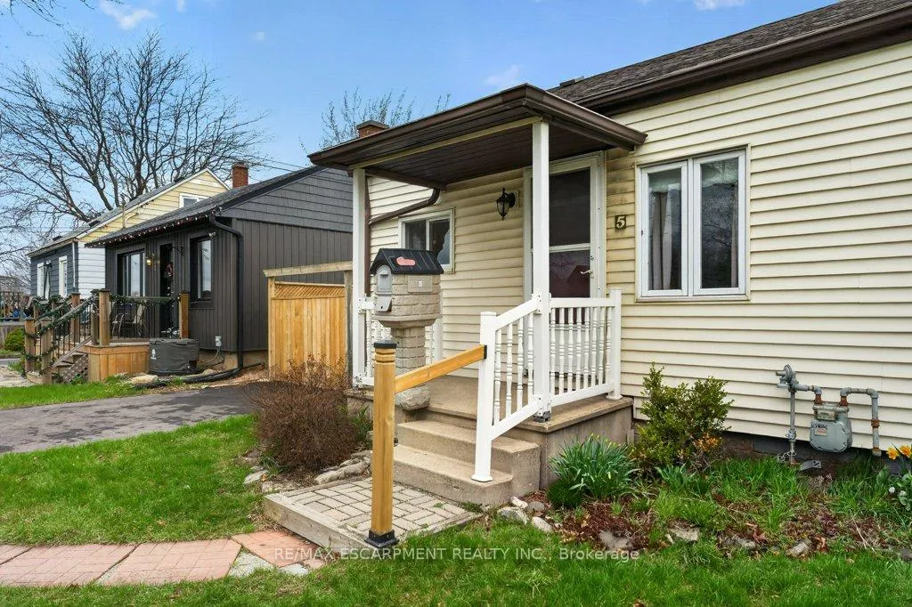 Photo 3 of 5 Mahony Avenue, Hamilton, Normanhurst — HOMEH