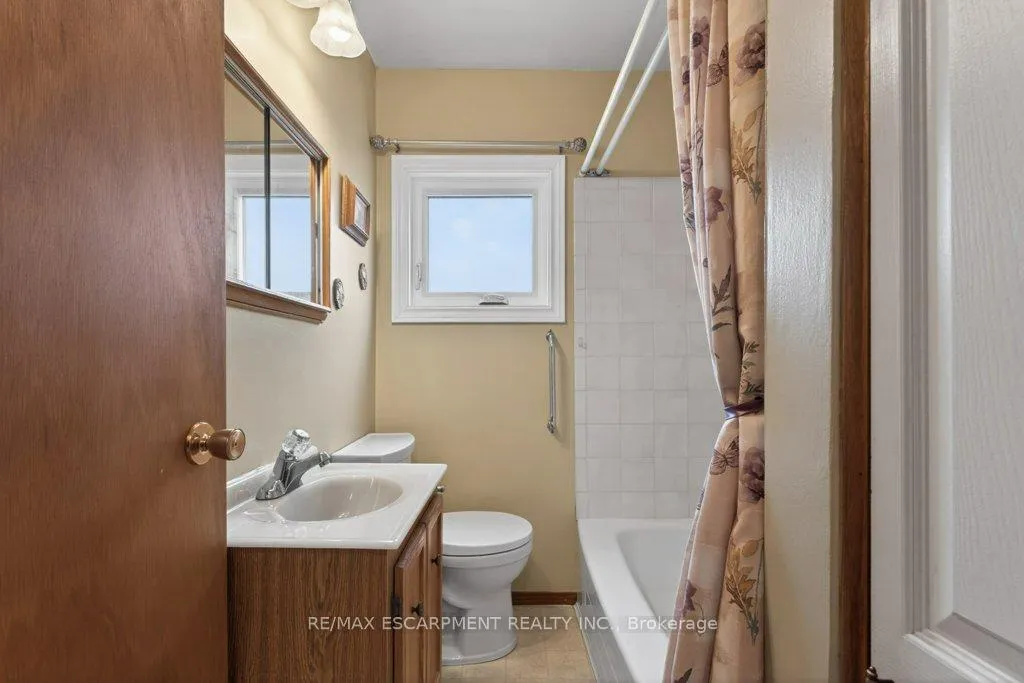 Photo 15 of 5 Mahony Avenue, Hamilton, Normanhurst — HOMEH
