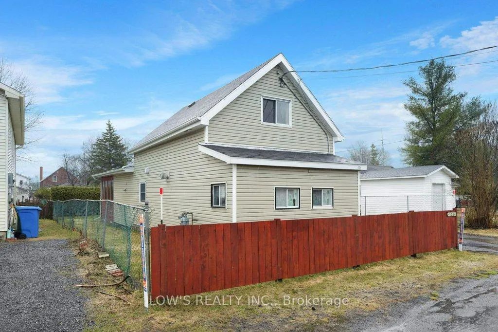 Photo 3 of 123 Pendleton Street, Champlain, Vankleek Hill — HOMEH