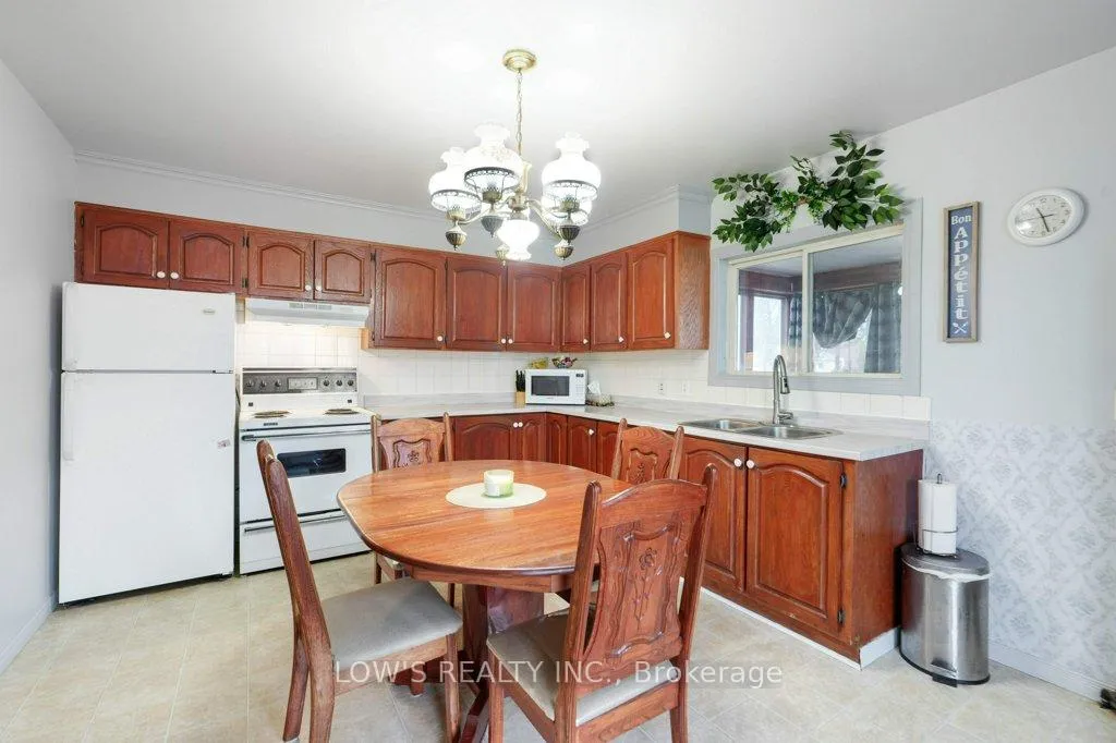 Photo 6 of 123 Pendleton Street, Champlain, Vankleek Hill — HOMEH
