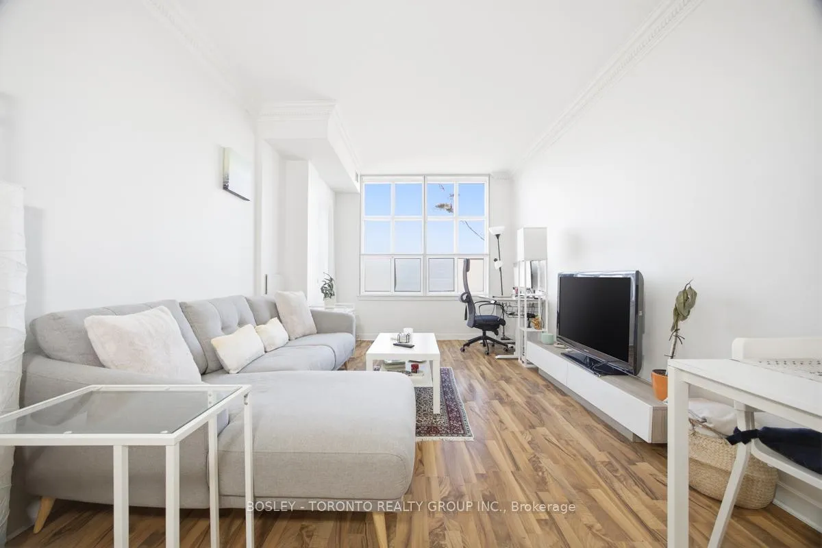 Photo 4 of Unit 902, 438 Richmond Street W, Toronto, Waterfront Communities — HOMEH