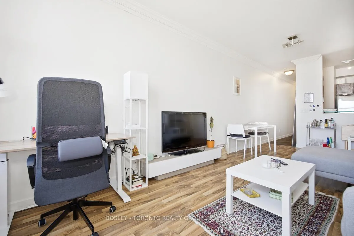 Photo 13 of Unit 902, 438 Richmond Street W, Toronto, Waterfront Communities — HOMEH