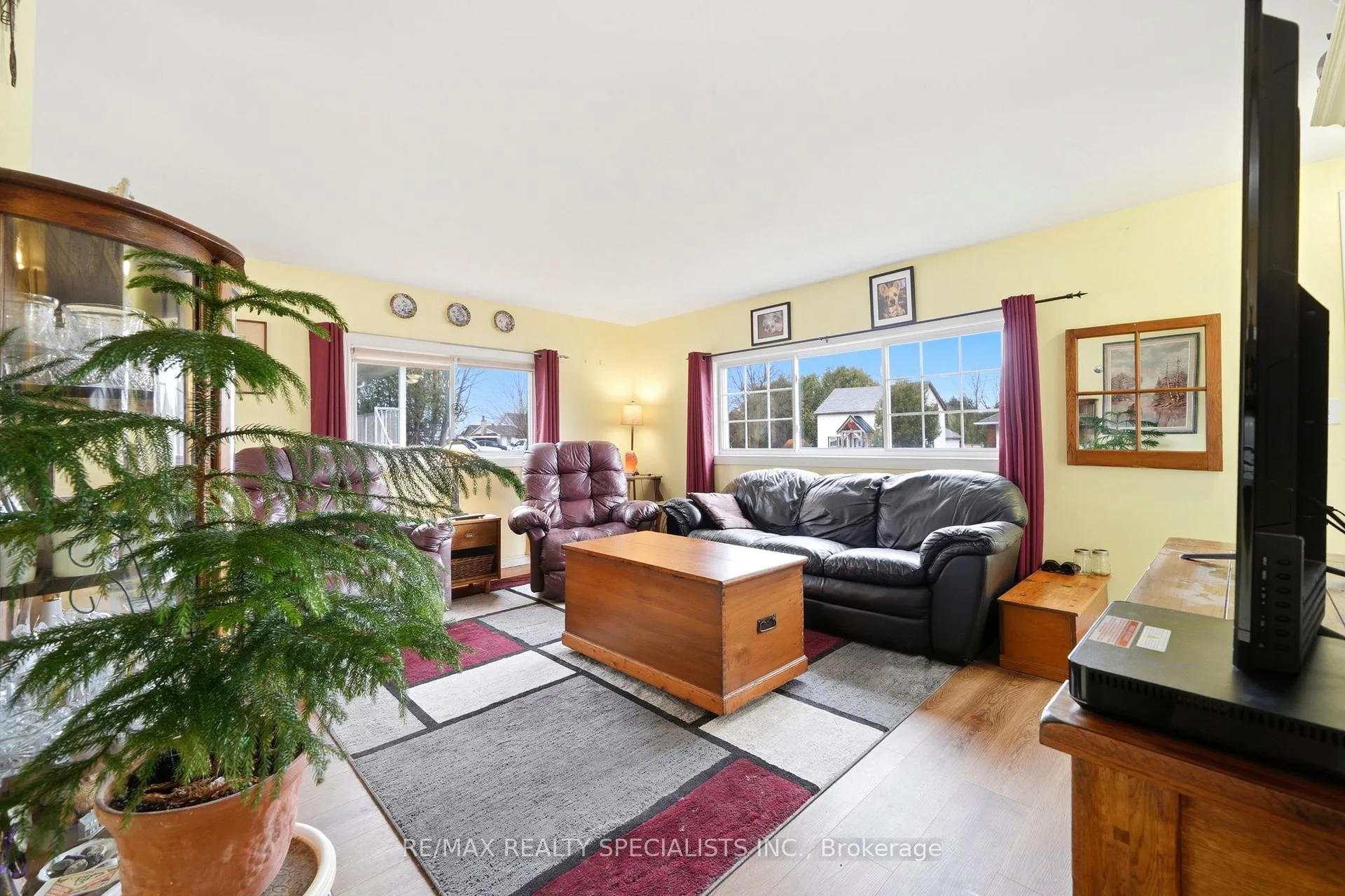 Photo 8 of 273 Elgin Street S, West Grey — HOMEH