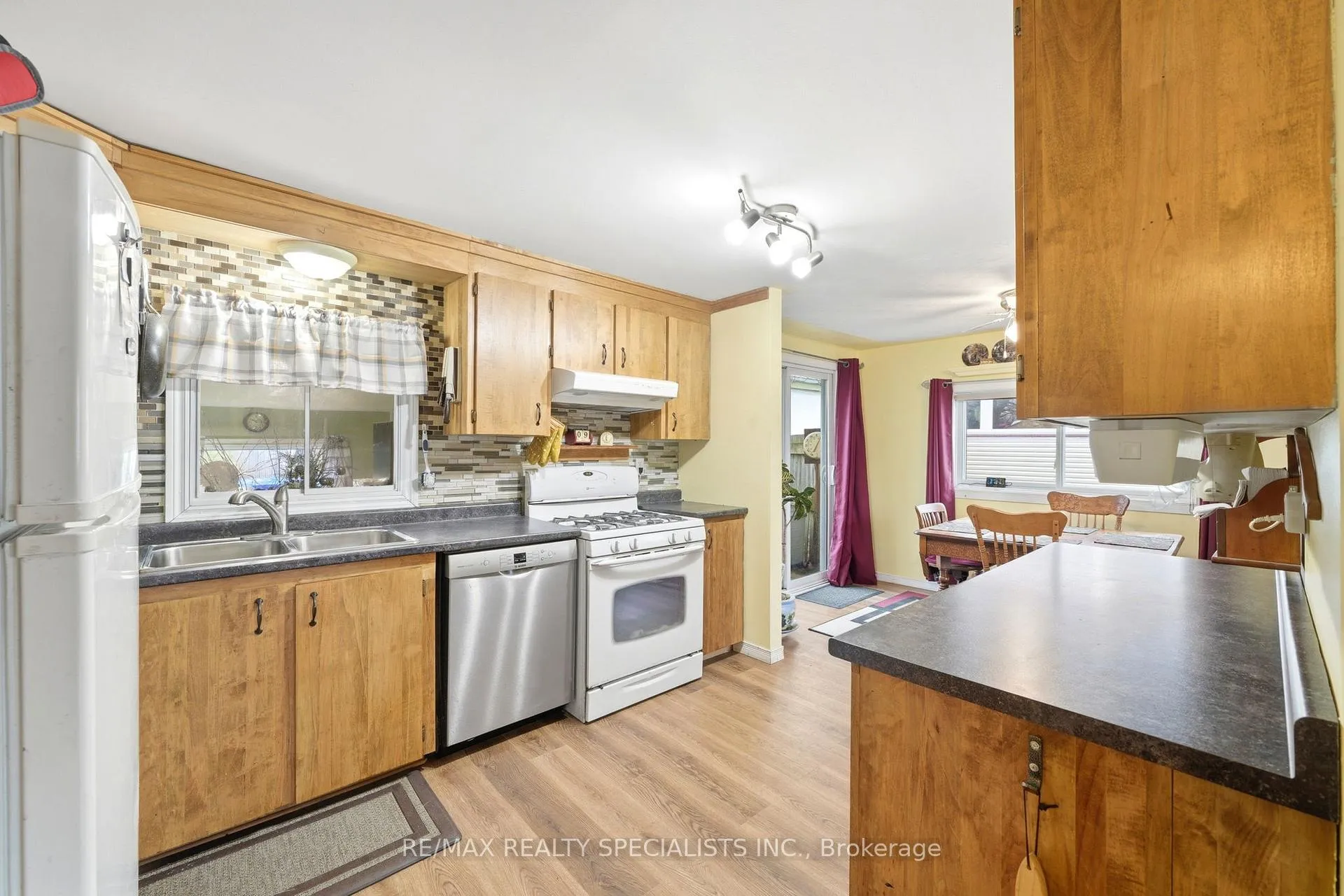 Photo 10 of 273 Elgin Street S, West Grey — HOMEH