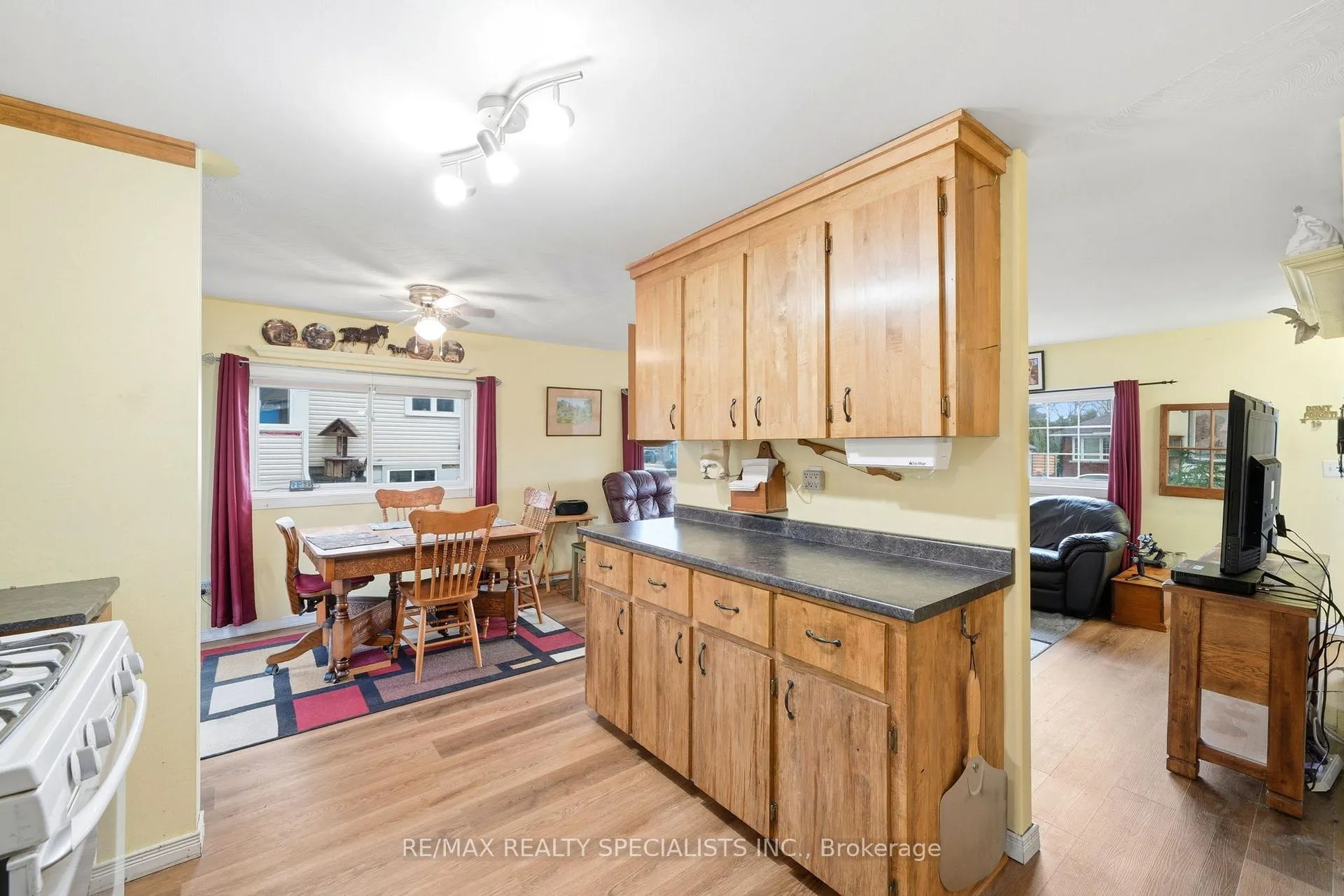 Photo 11 of 273 Elgin Street S, West Grey — HOMEH