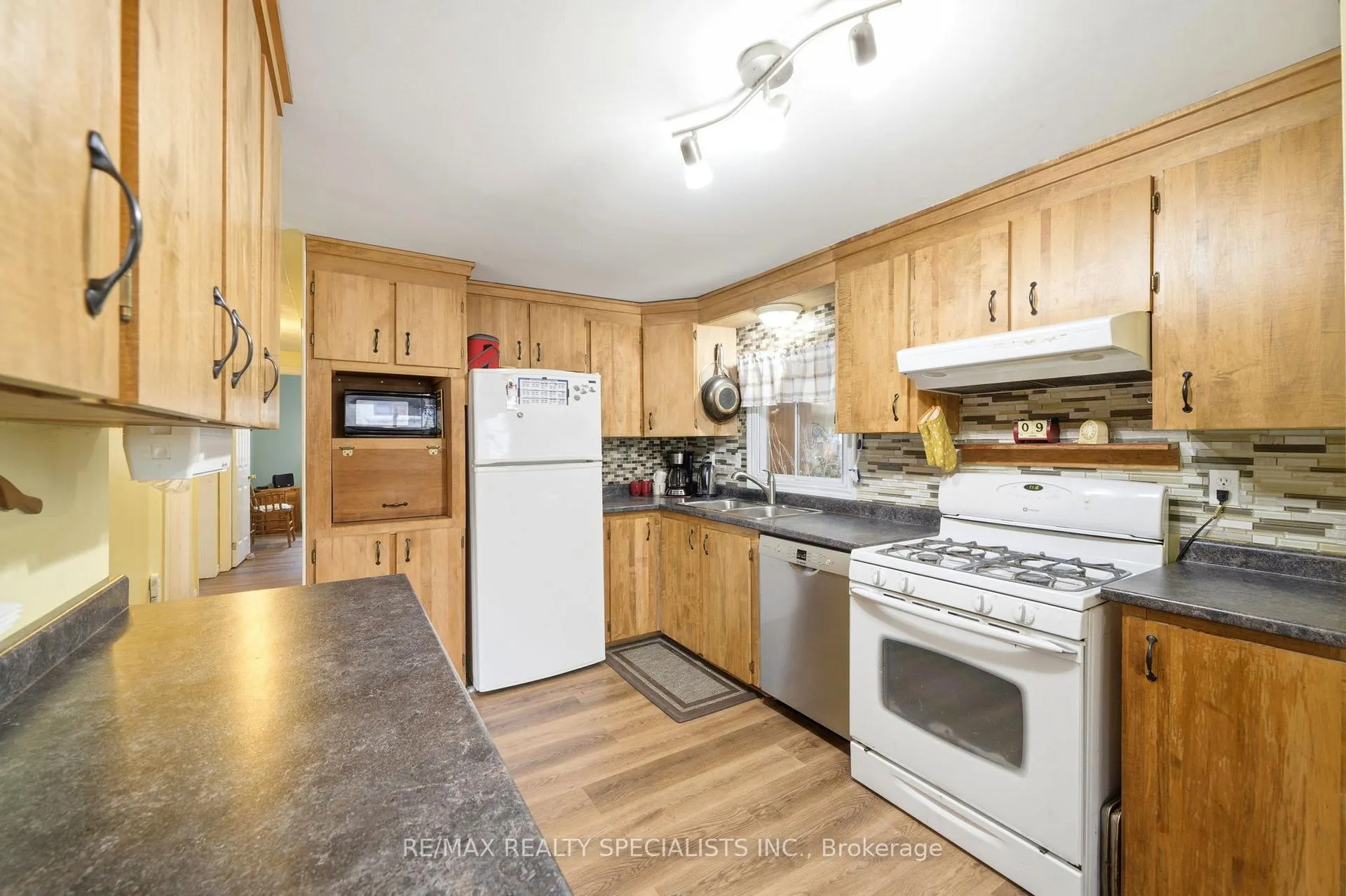 Photo 13 of 273 Elgin Street S, West Grey — HOMEH