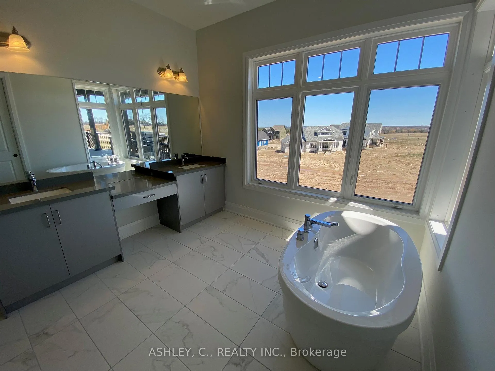 Photo 20 of 51 William Crisp Drive, Caledon, Alton — HOMEH