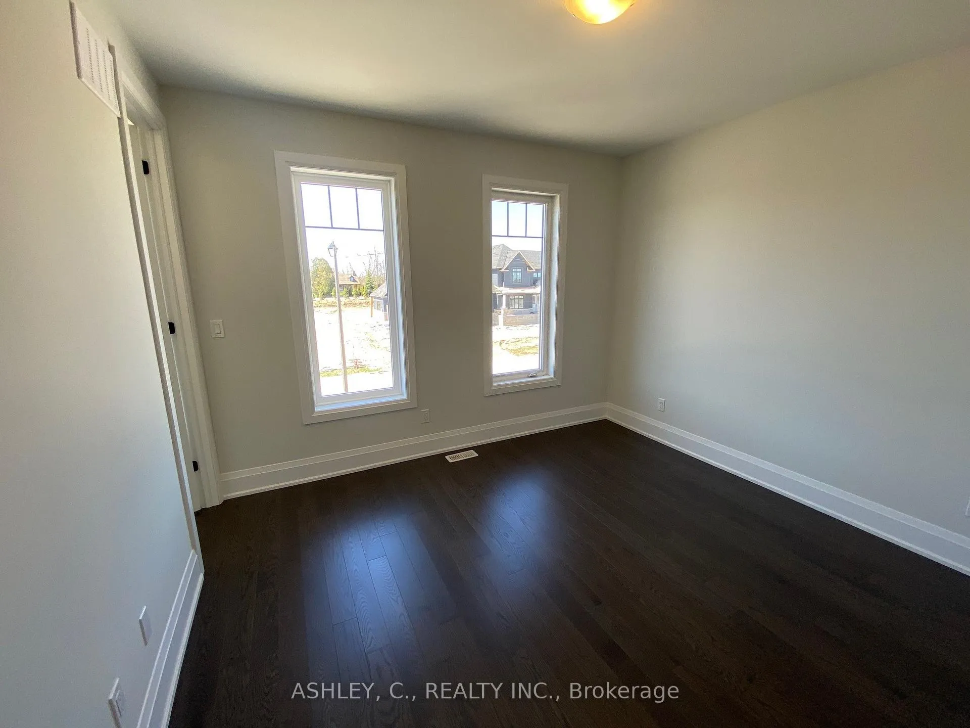 Photo 25 of 51 William Crisp Drive, Caledon, Alton — HOMEH