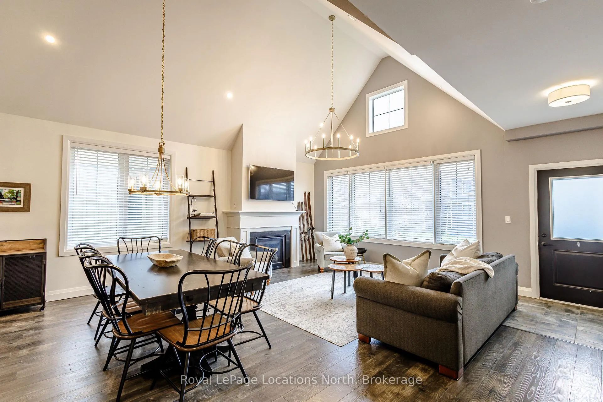 Photo 5 of 207 Yellow Birch Crescent, Blue Mountains — HOMEH