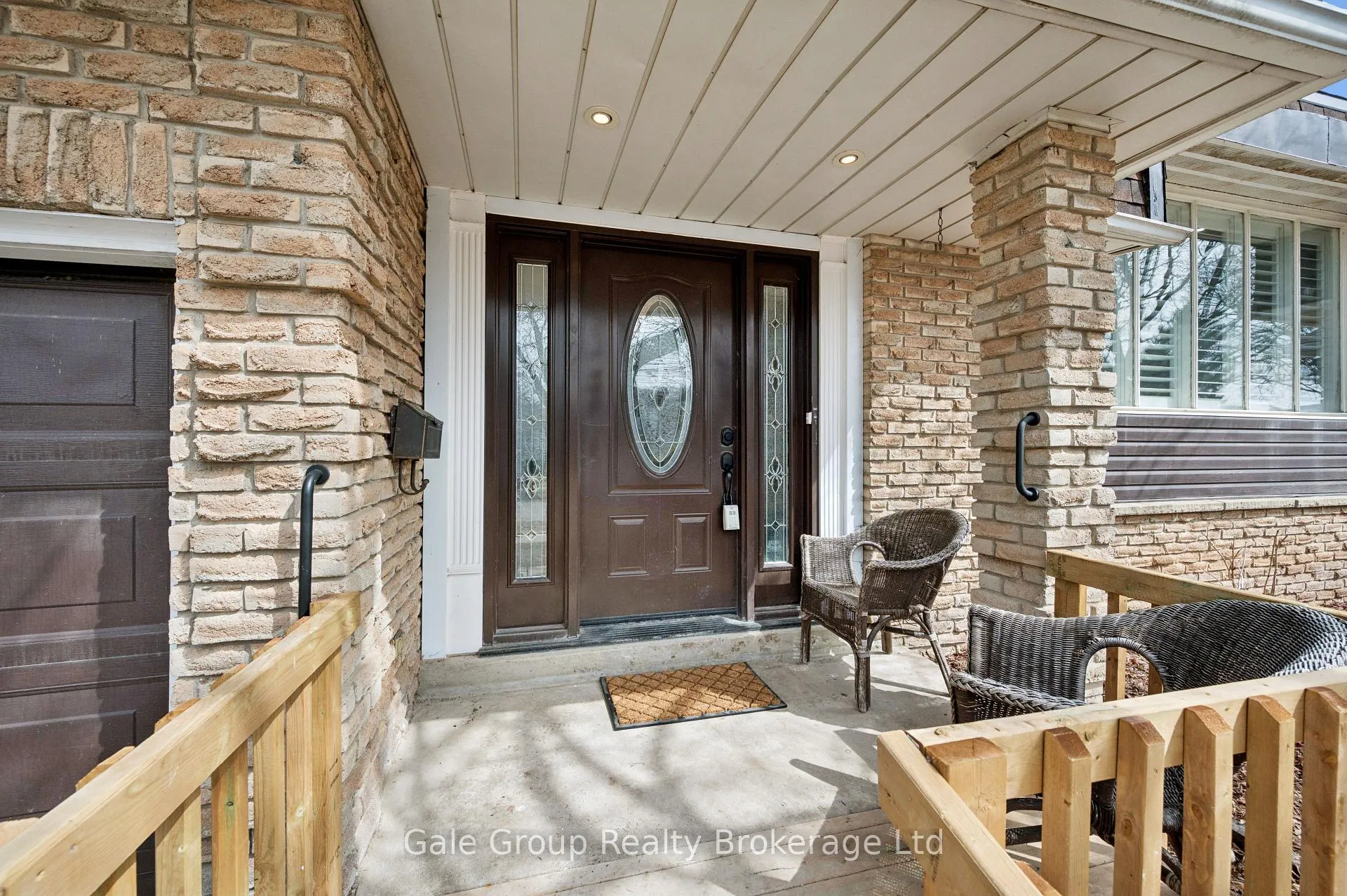 Photo 2 of 165 Brookside Crescent, Kitchener — HOMEH