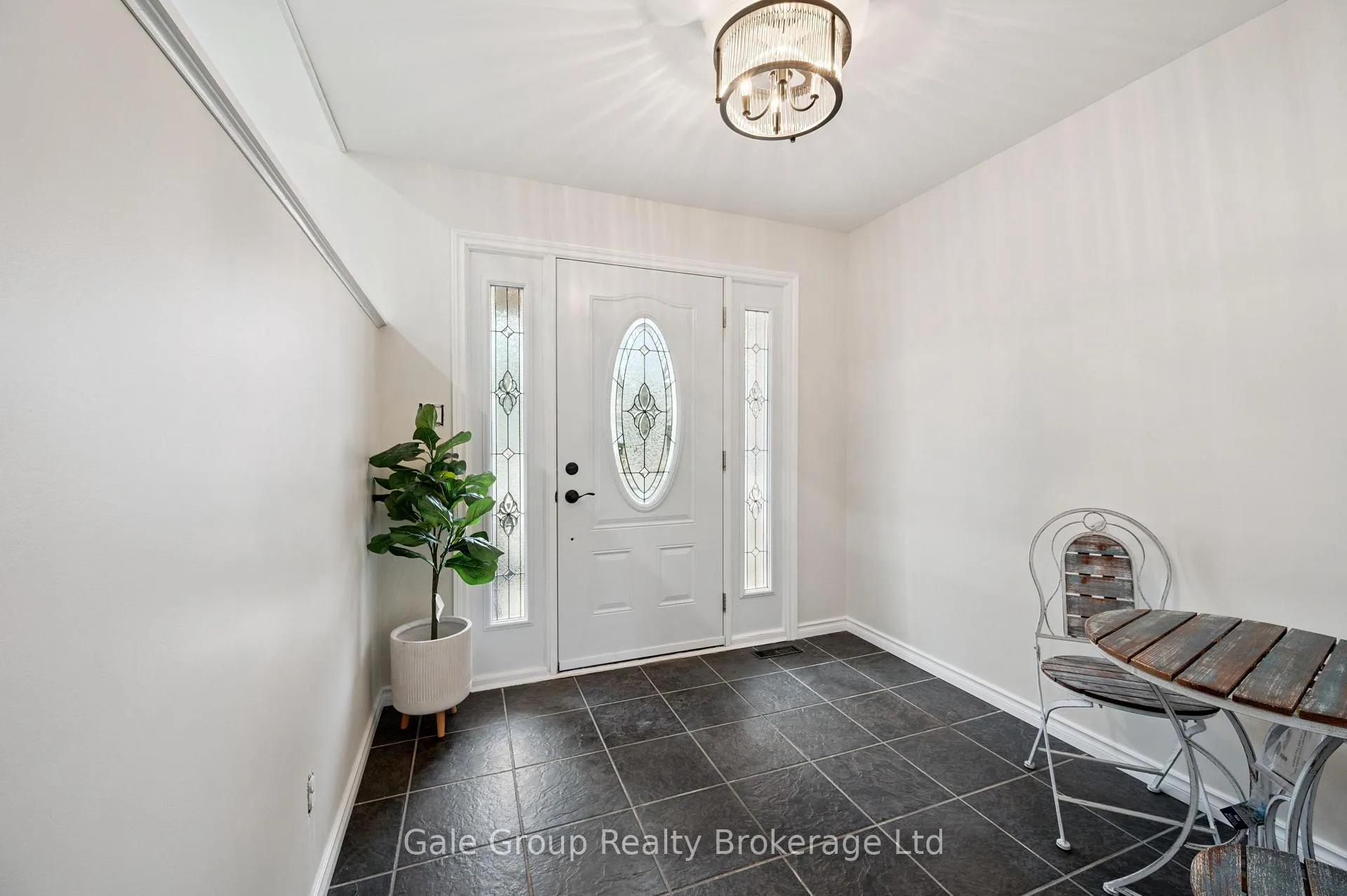 Photo 3 of 165 Brookside Crescent, Kitchener — HOMEH