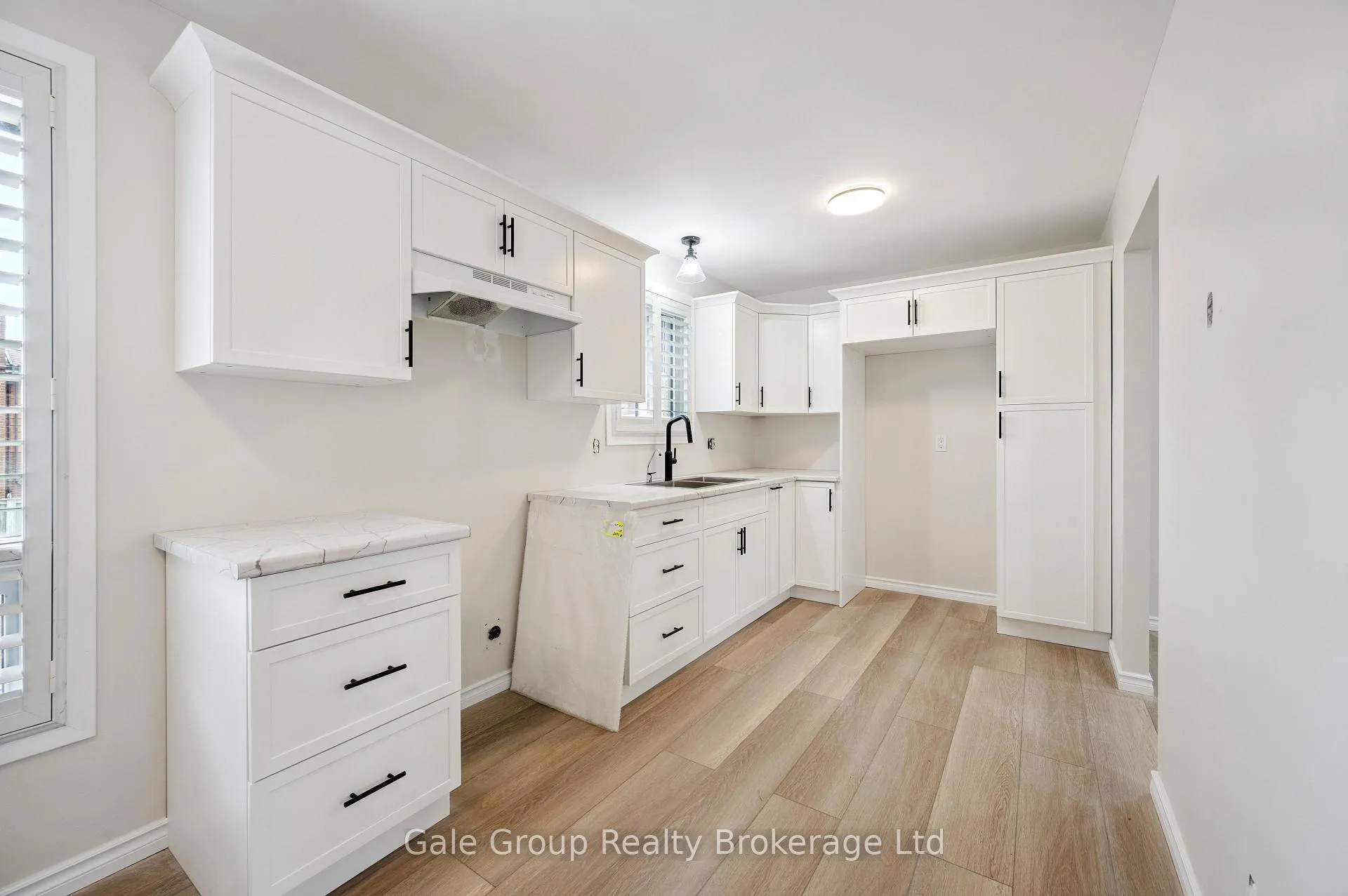 Photo 7 of 165 Brookside Crescent, Kitchener — HOMEH