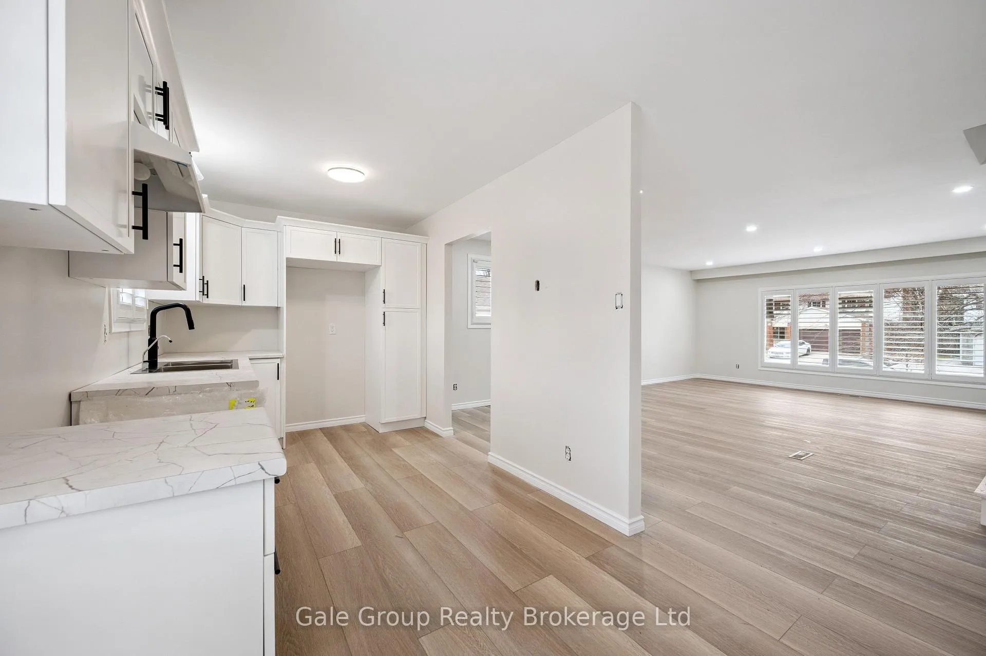 Photo 8 of 165 Brookside Crescent, Kitchener — HOMEH