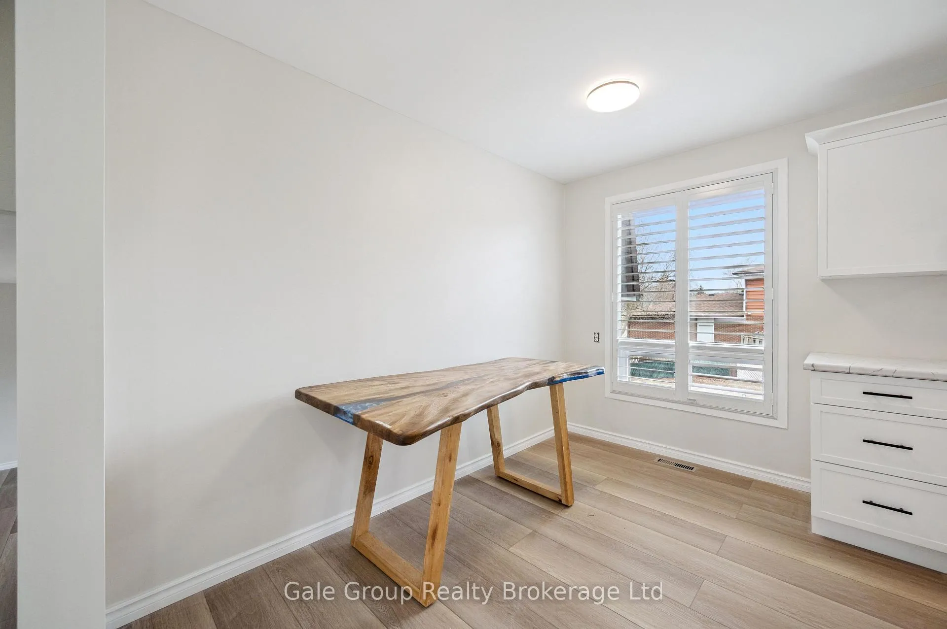 Photo 9 of 165 Brookside Crescent, Kitchener — HOMEH