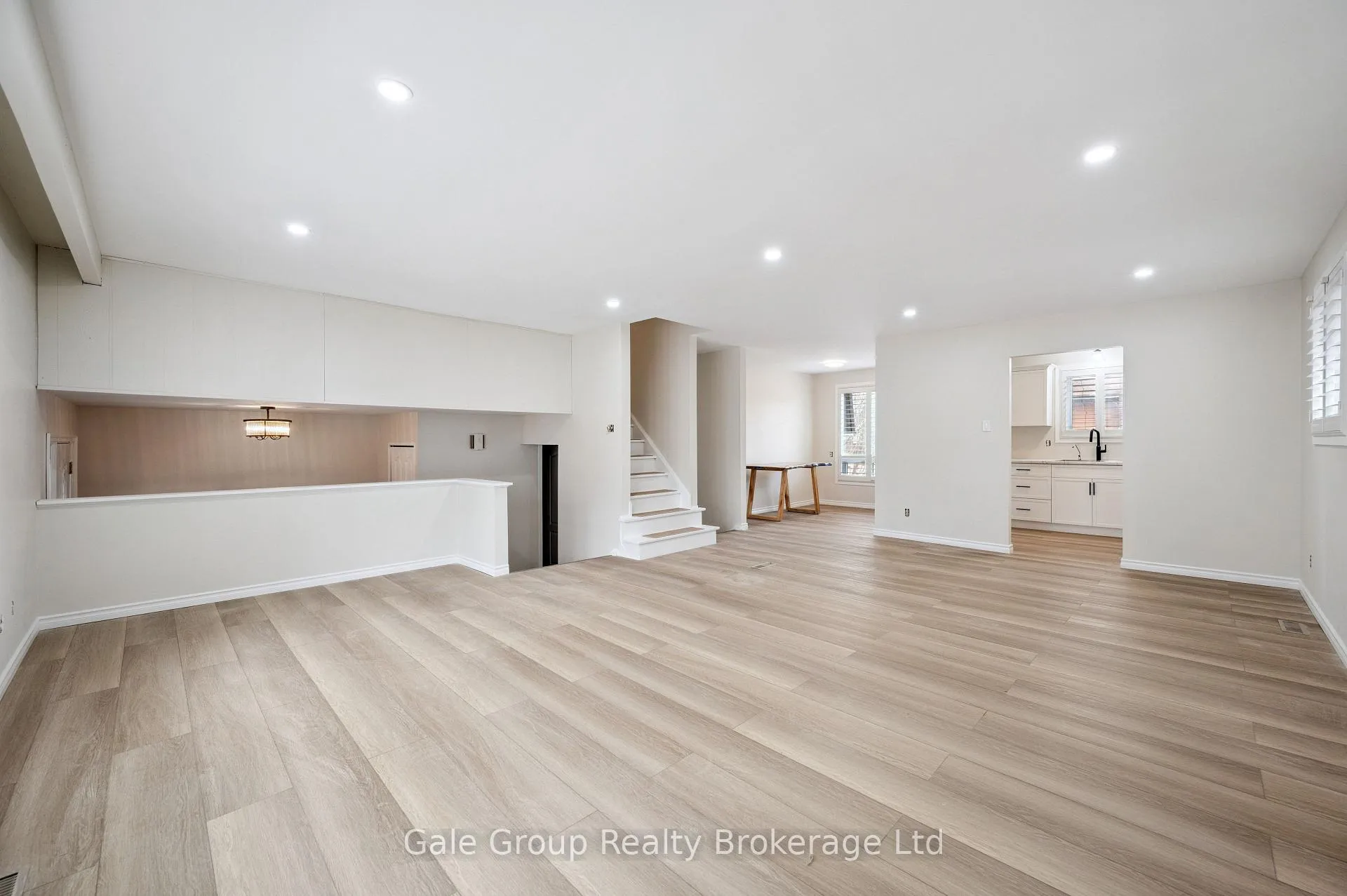 Photo 10 of 165 Brookside Crescent, Kitchener — HOMEH