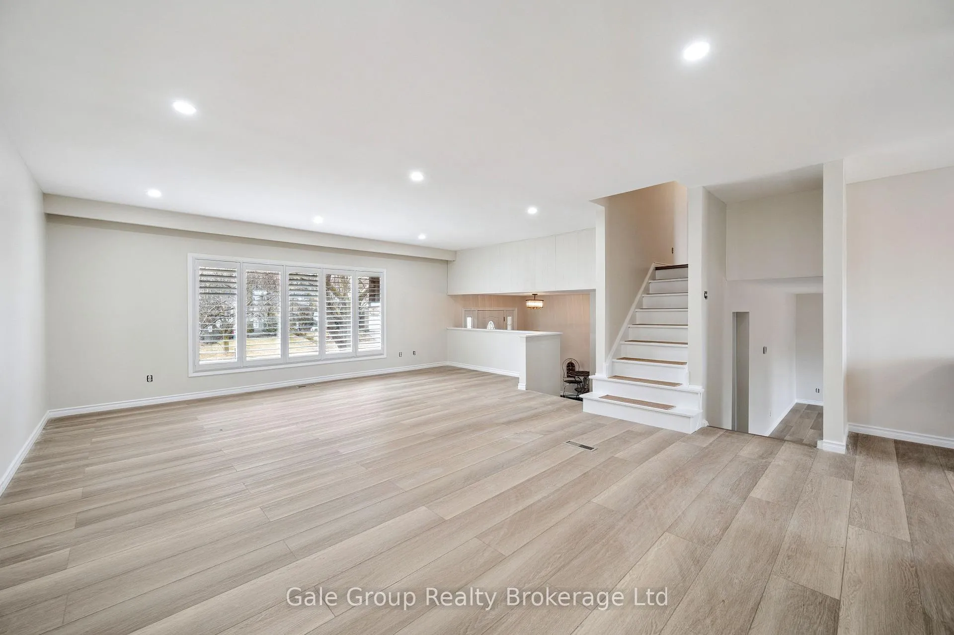 Photo 12 of 165 Brookside Crescent, Kitchener — HOMEH