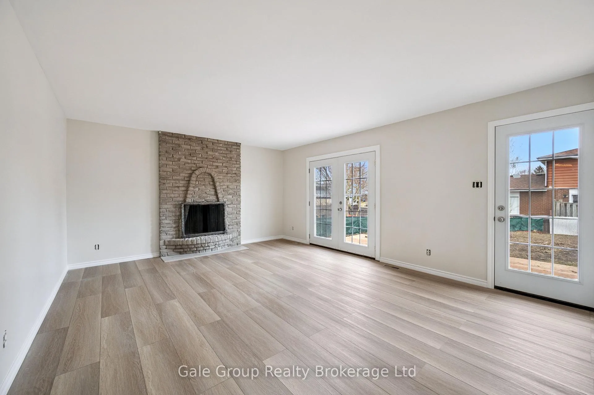 Photo 15 of 165 Brookside Crescent, Kitchener — HOMEH