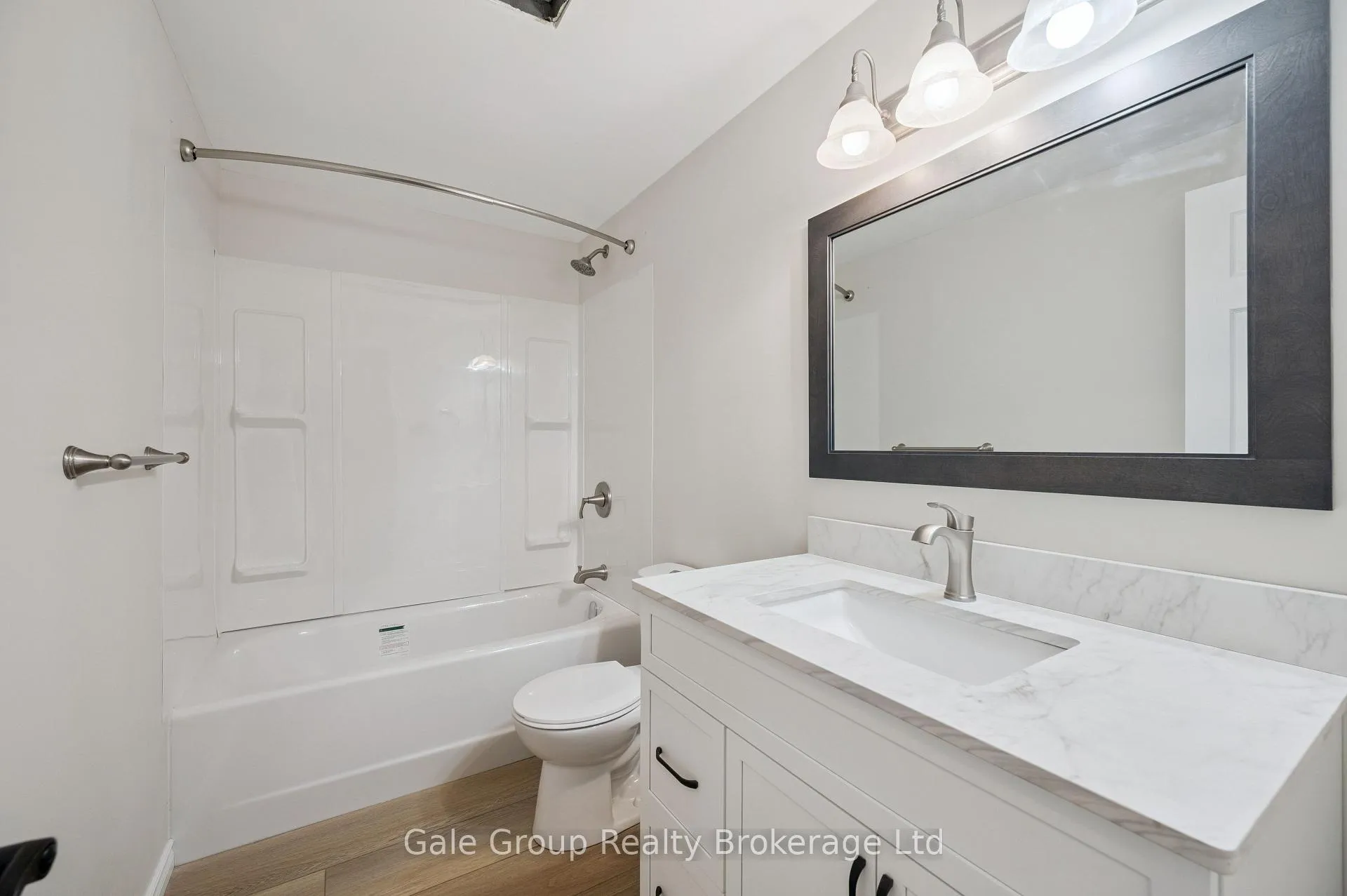 Photo 17 of 165 Brookside Crescent, Kitchener — HOMEH