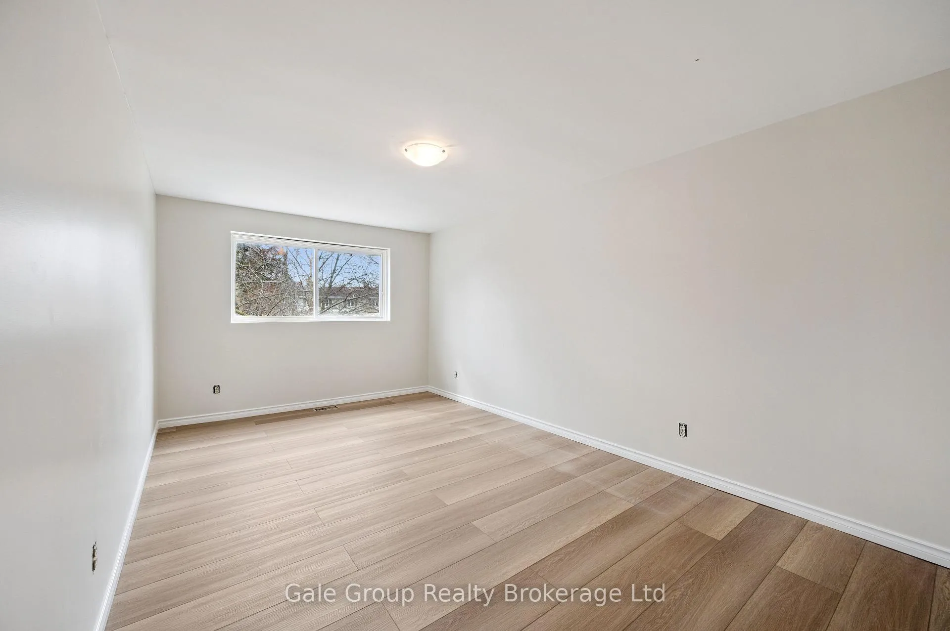 Photo 25 of 165 Brookside Crescent, Kitchener — HOMEH