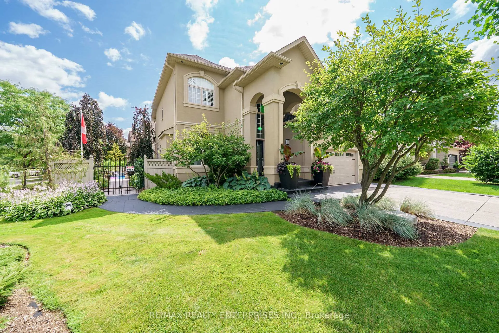 Photo 3 of 177 Joshua Avenue, Hamilton, Ancaster — HOMEH
