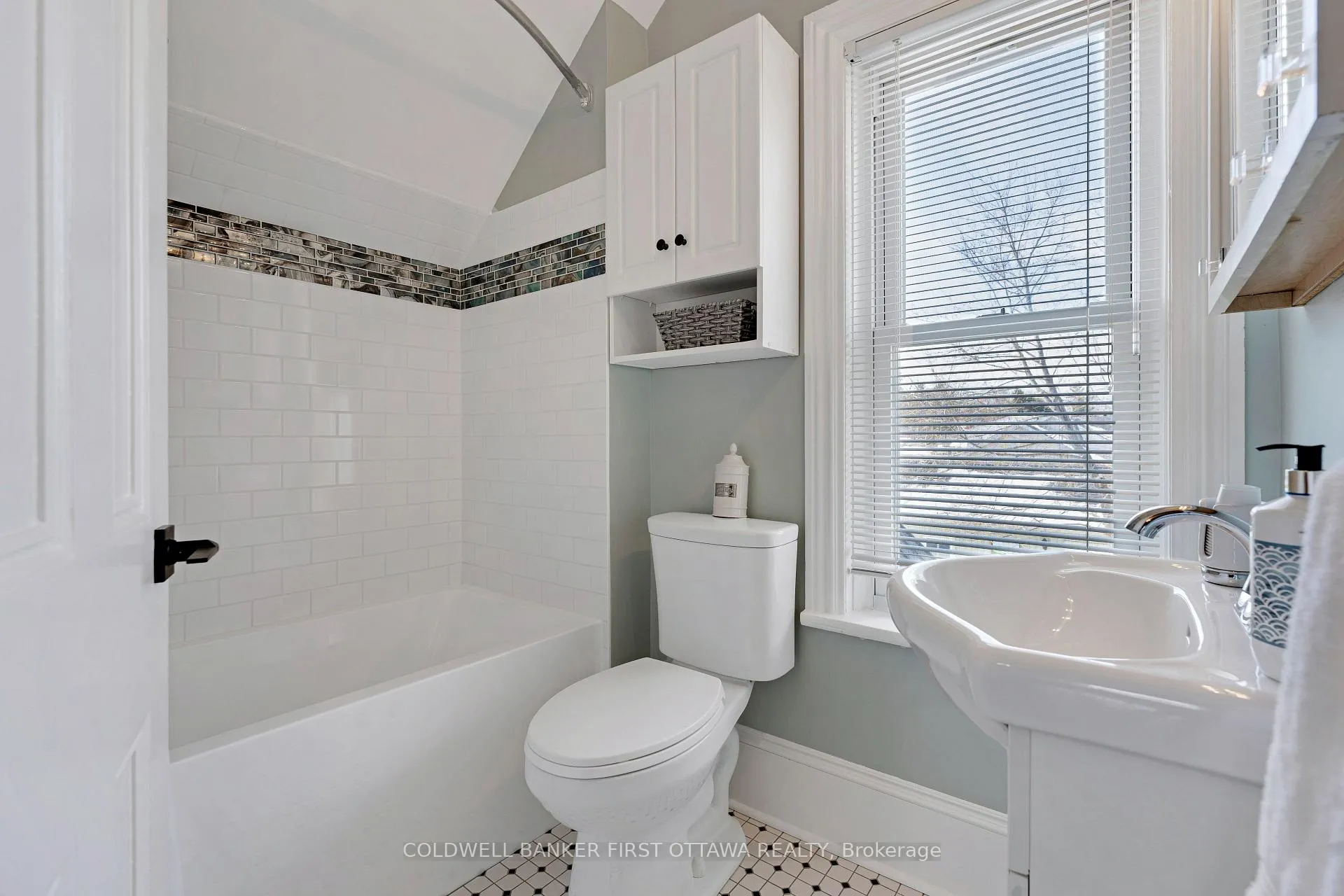 Photo 24 of 256 A&B Flora Street, Carleton Place — HOMEH