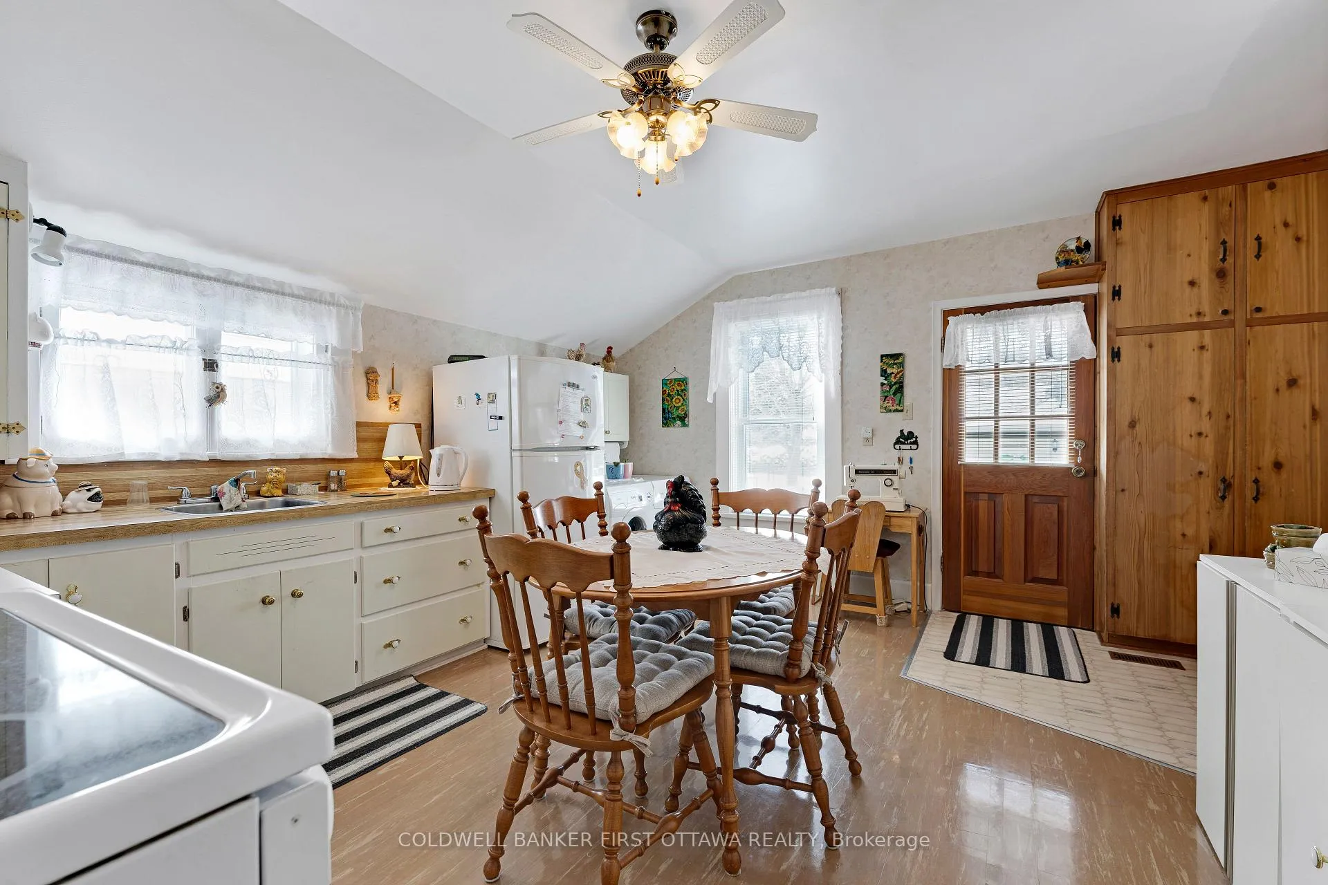 Photo 32 of 256 A&B Flora Street, Carleton Place — HOMEH